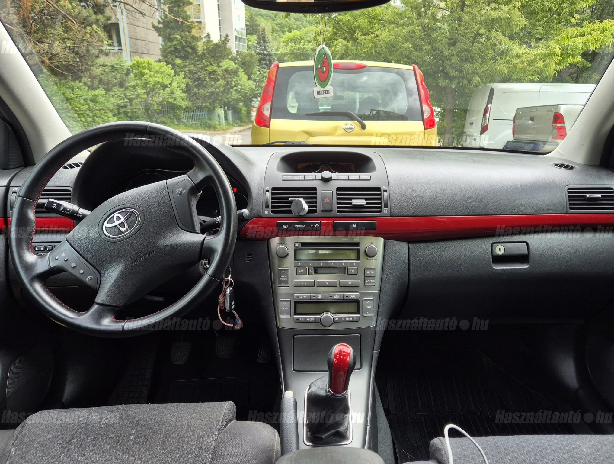 TOYOTA AVENSIS 2005/7 - 1