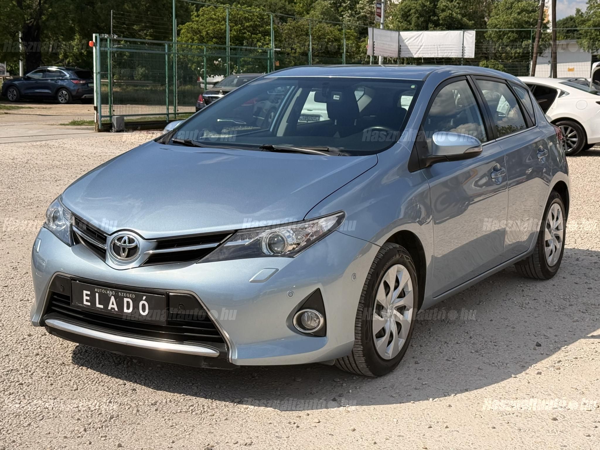 TOYOTA AURIS 2013/2 - 1