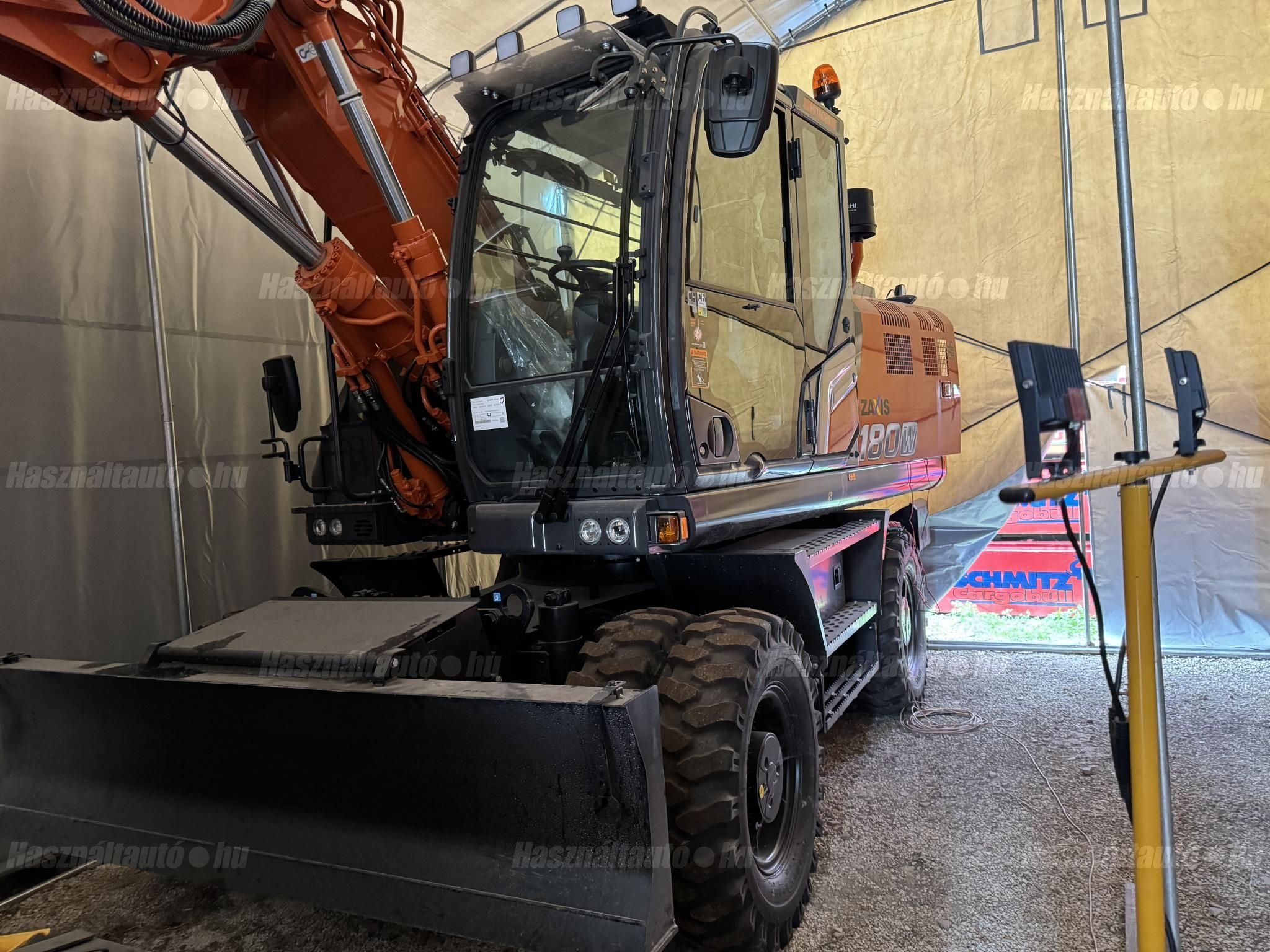 HITACHI 2024/4 - 1
