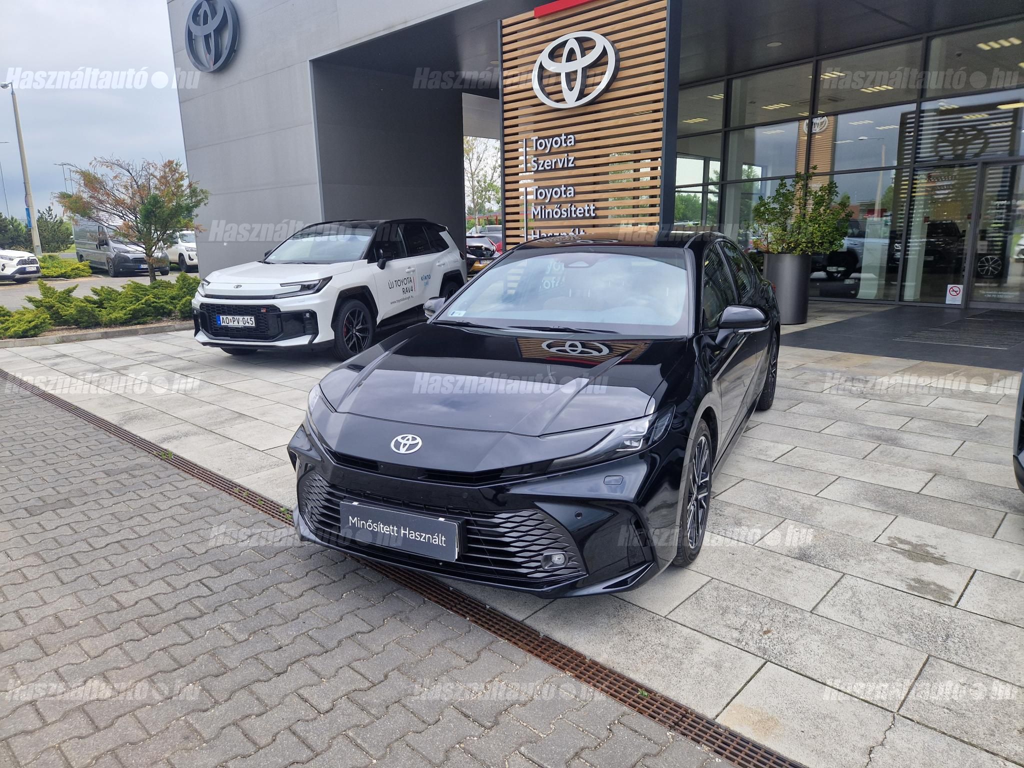 TOYOTA CAMRY 2026/1 - 1