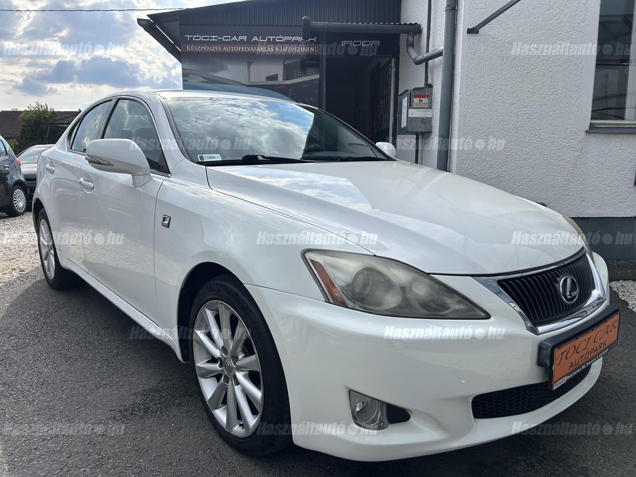 LEXUS IS 2010/1 - 1