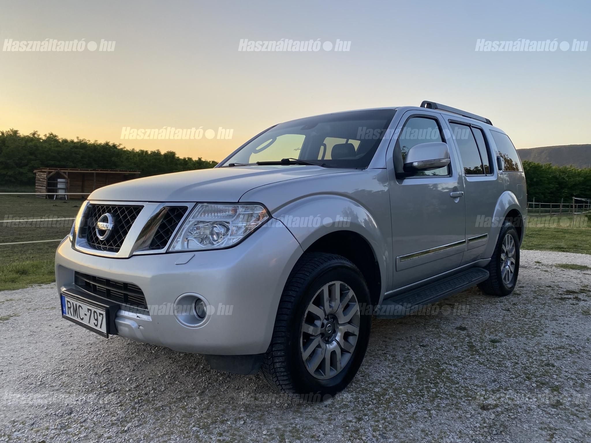 NISSAN PATHFINDER 2012/8 - 1