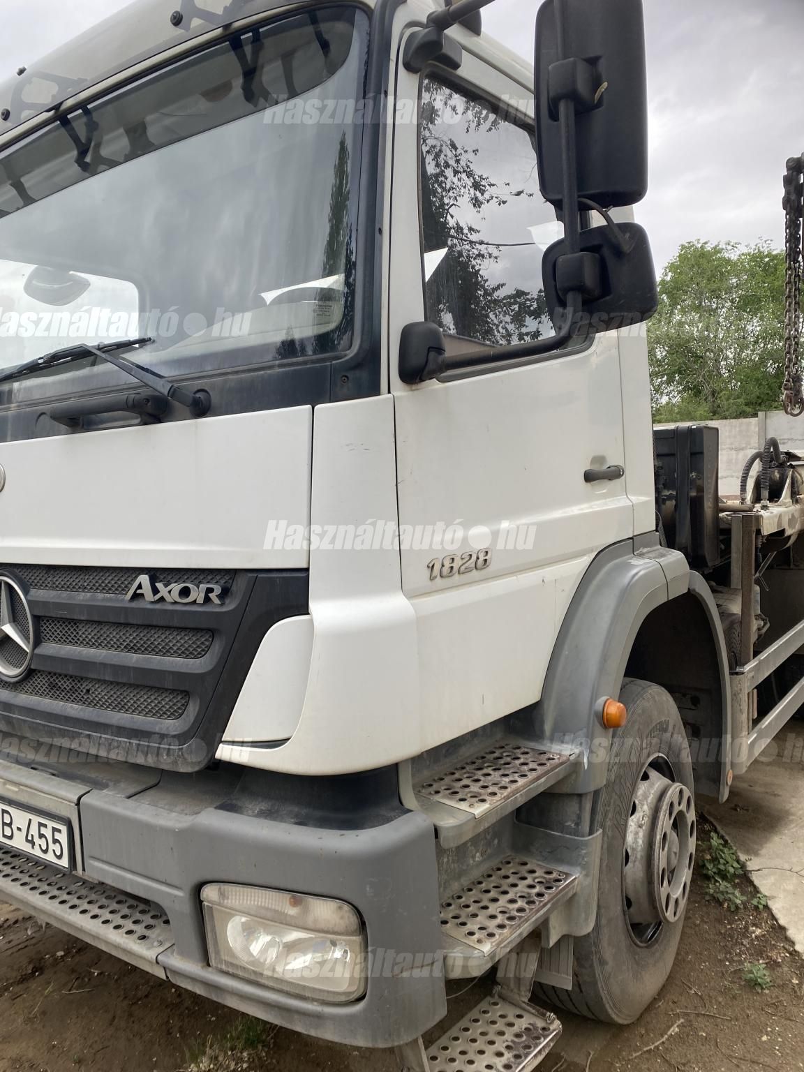 MERCEDES-BENZ 2006 - 1