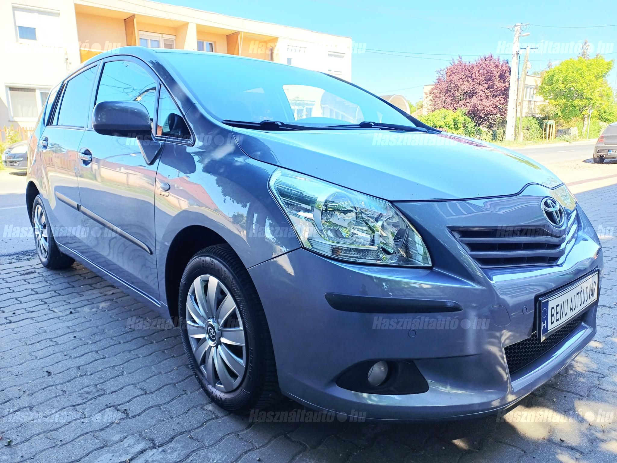 TOYOTA VERSO 2010/6 - 1