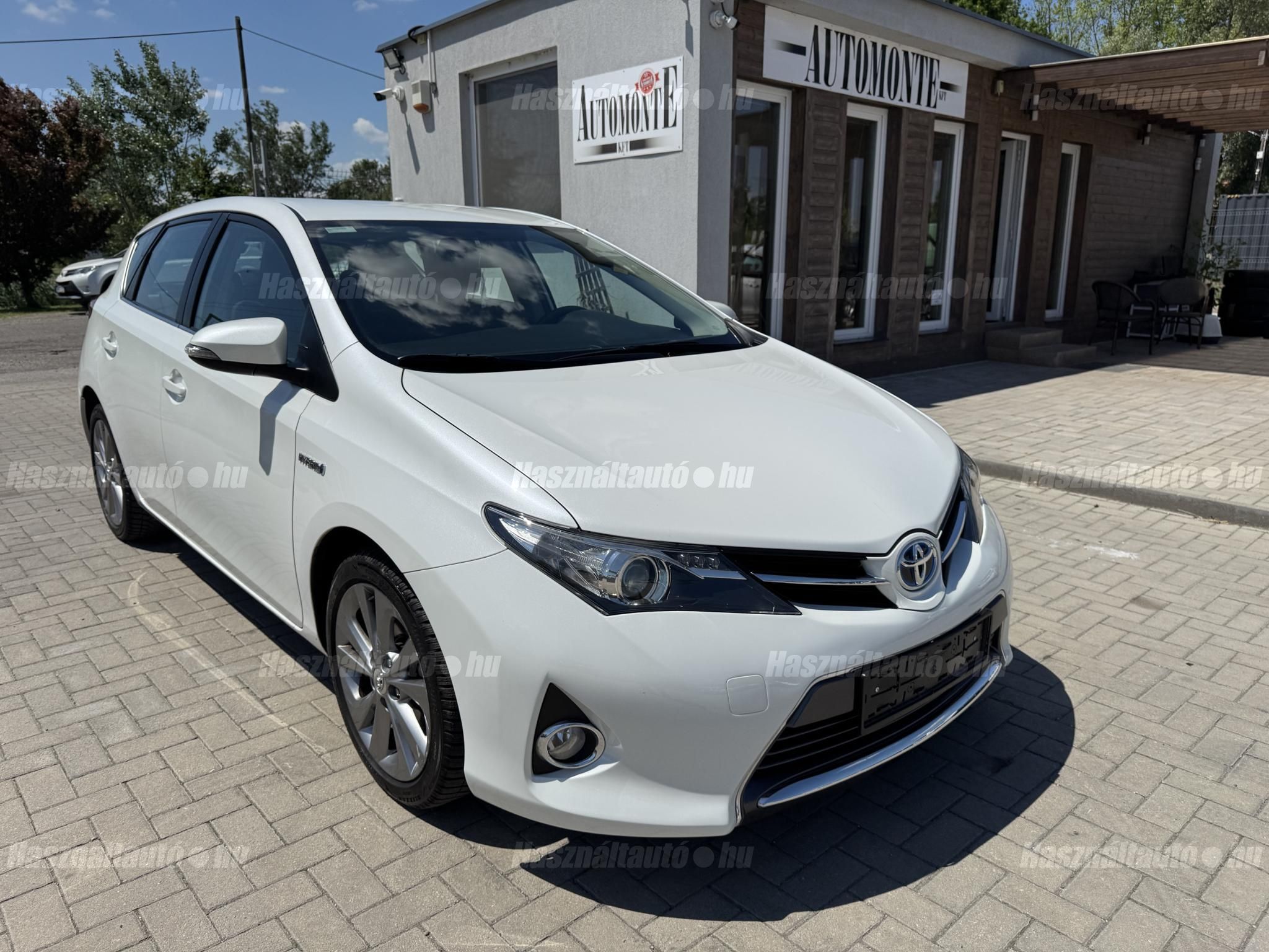 TOYOTA AURIS 2013/9 - 1