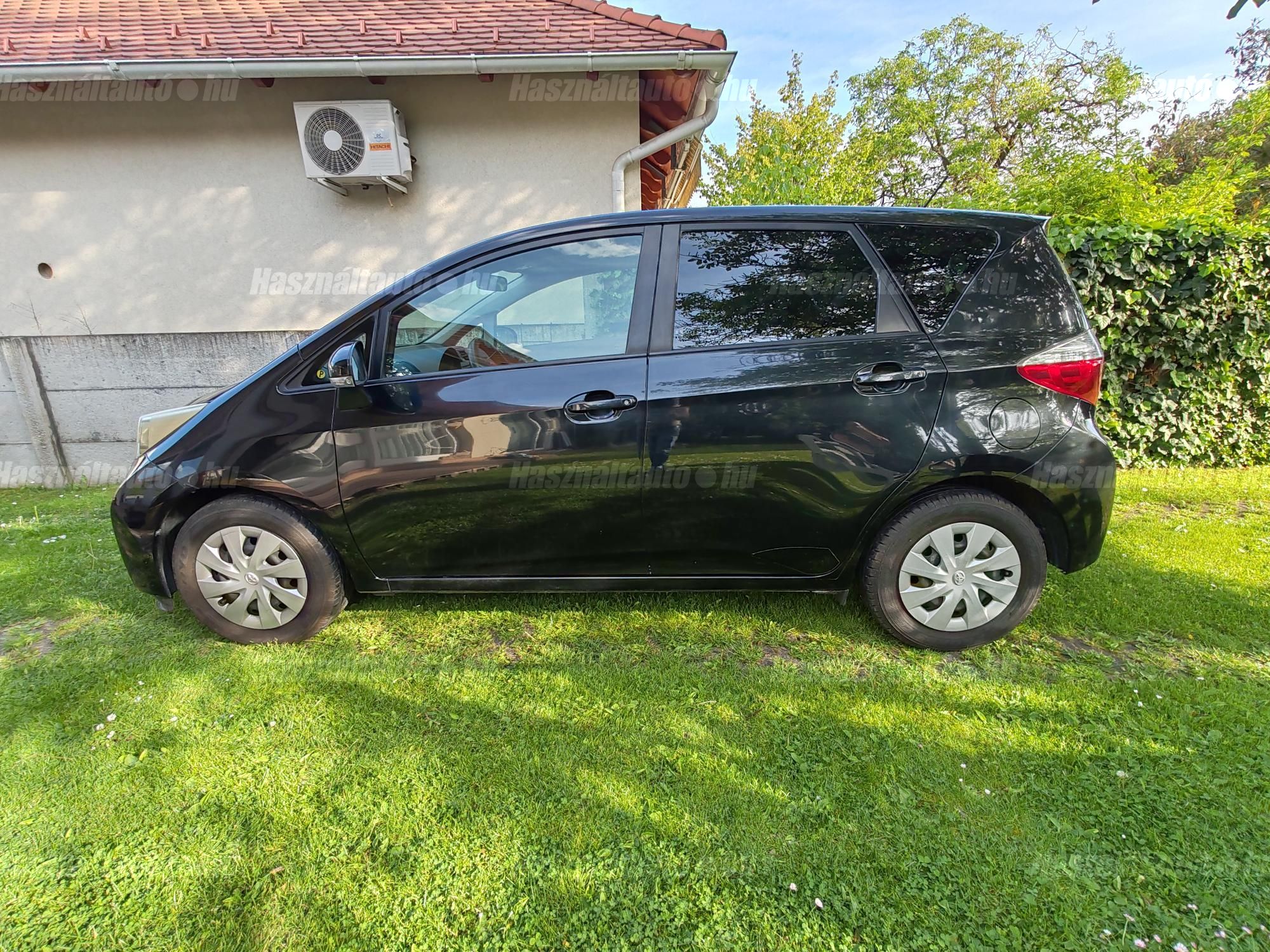 TOYOTA VERSO-S 2011 - 1