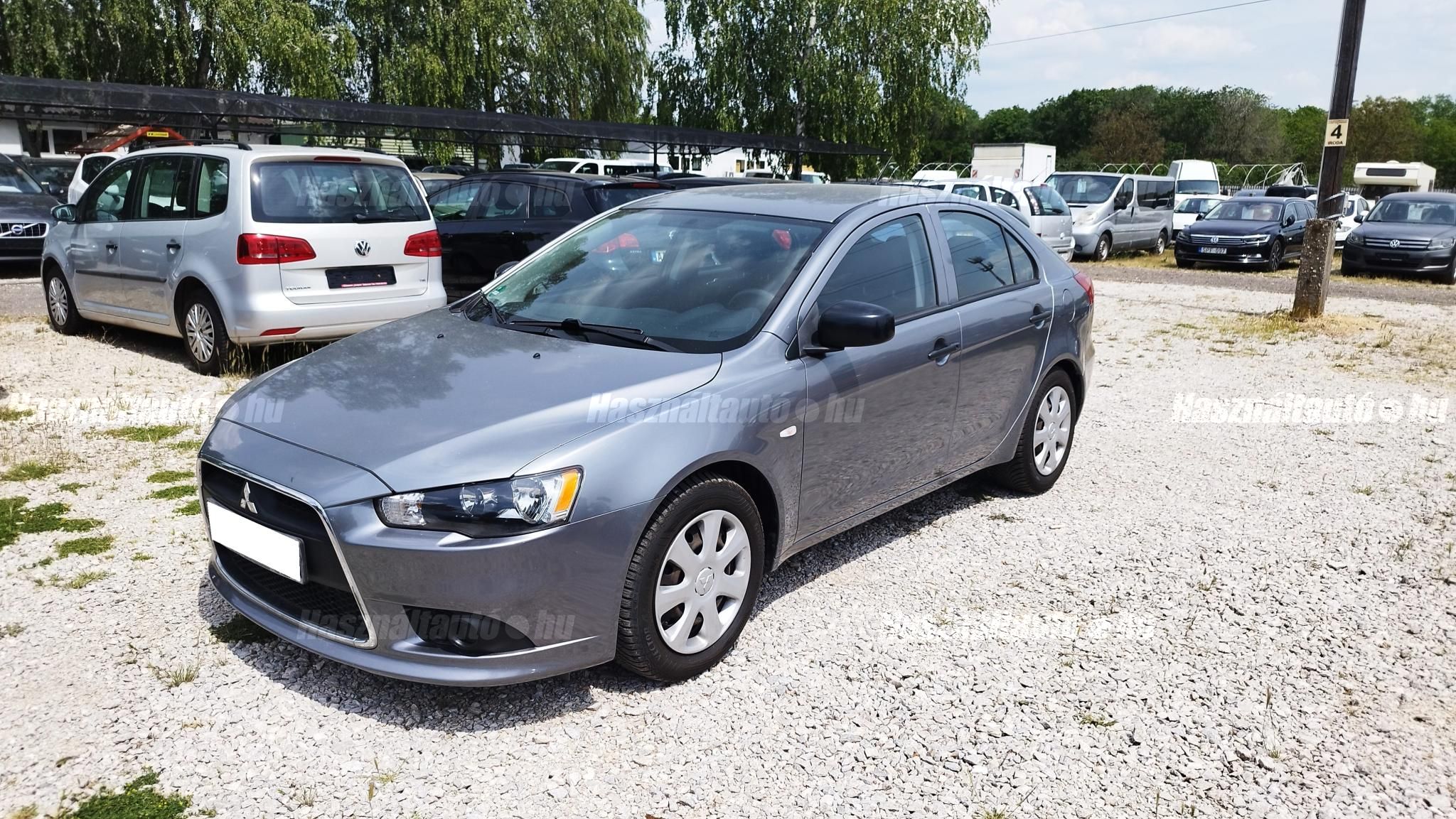 MITSUBISHI LANCER 2016/2 - 1