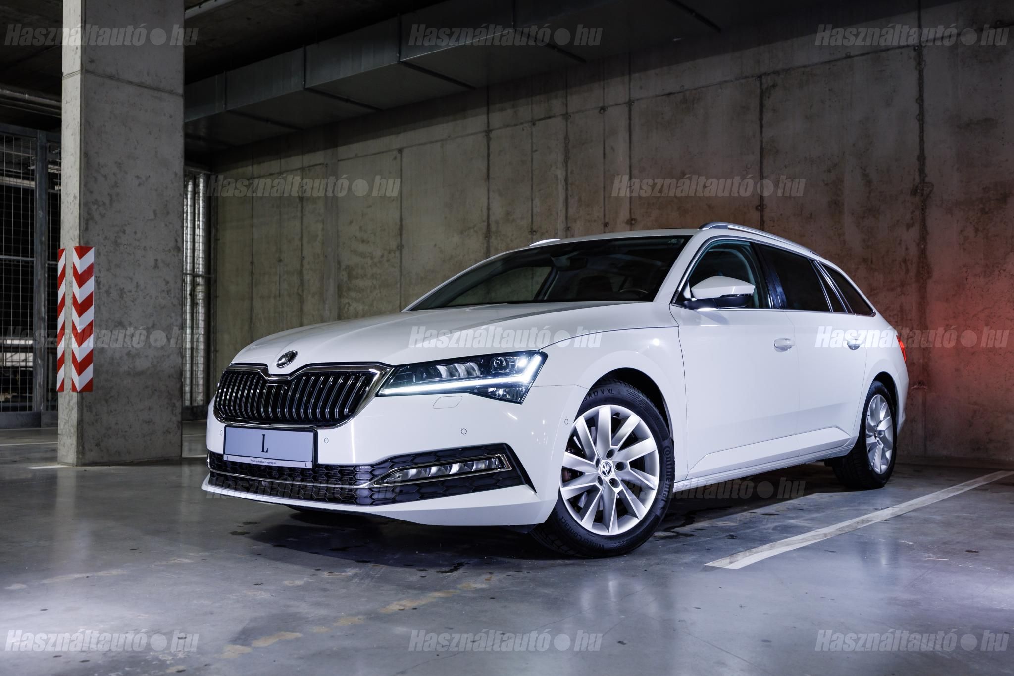 SKODA SUPERB 2022/12 - 1