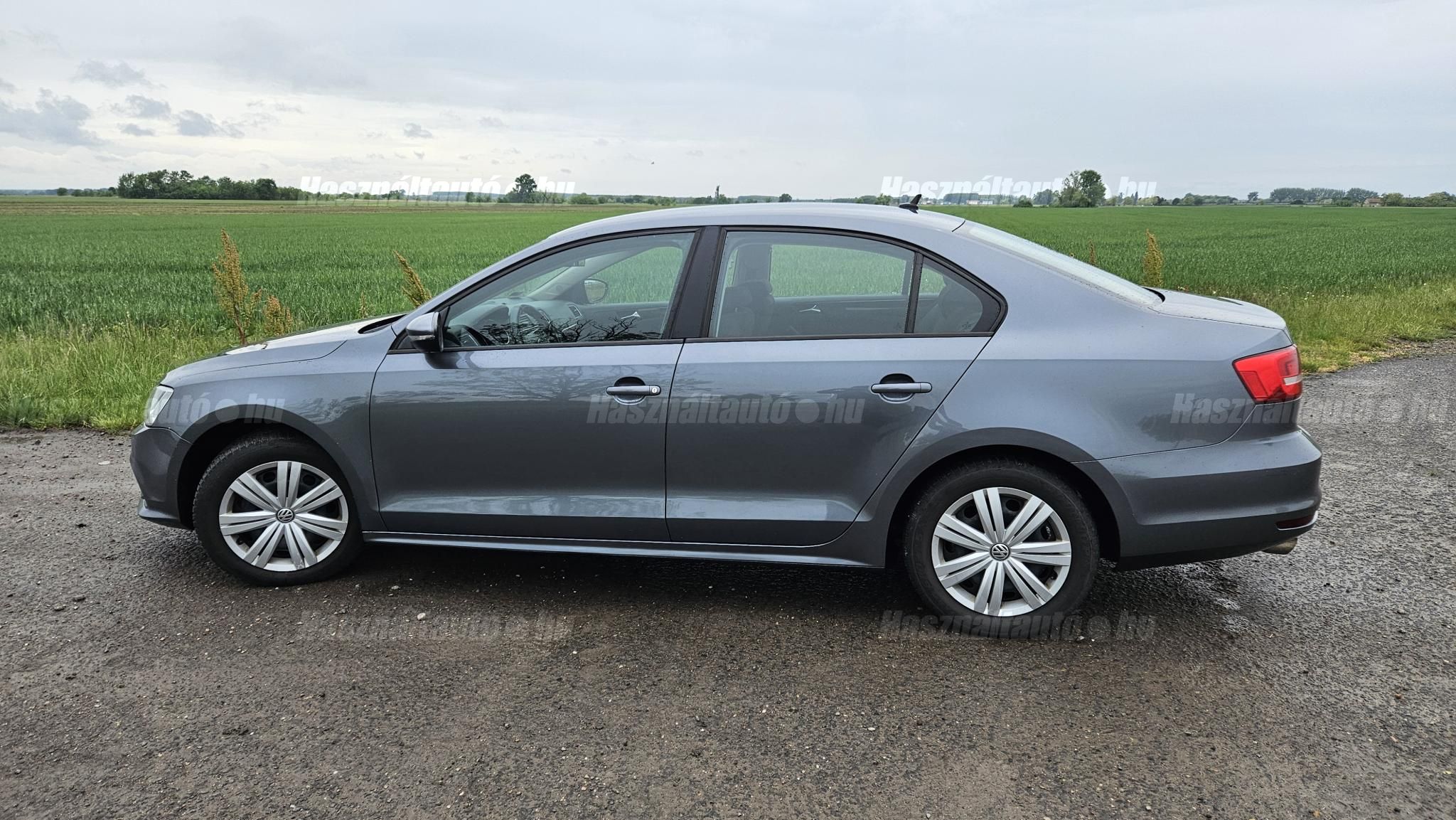 VOLKSWAGEN JETTA VI 2015/6 - 1