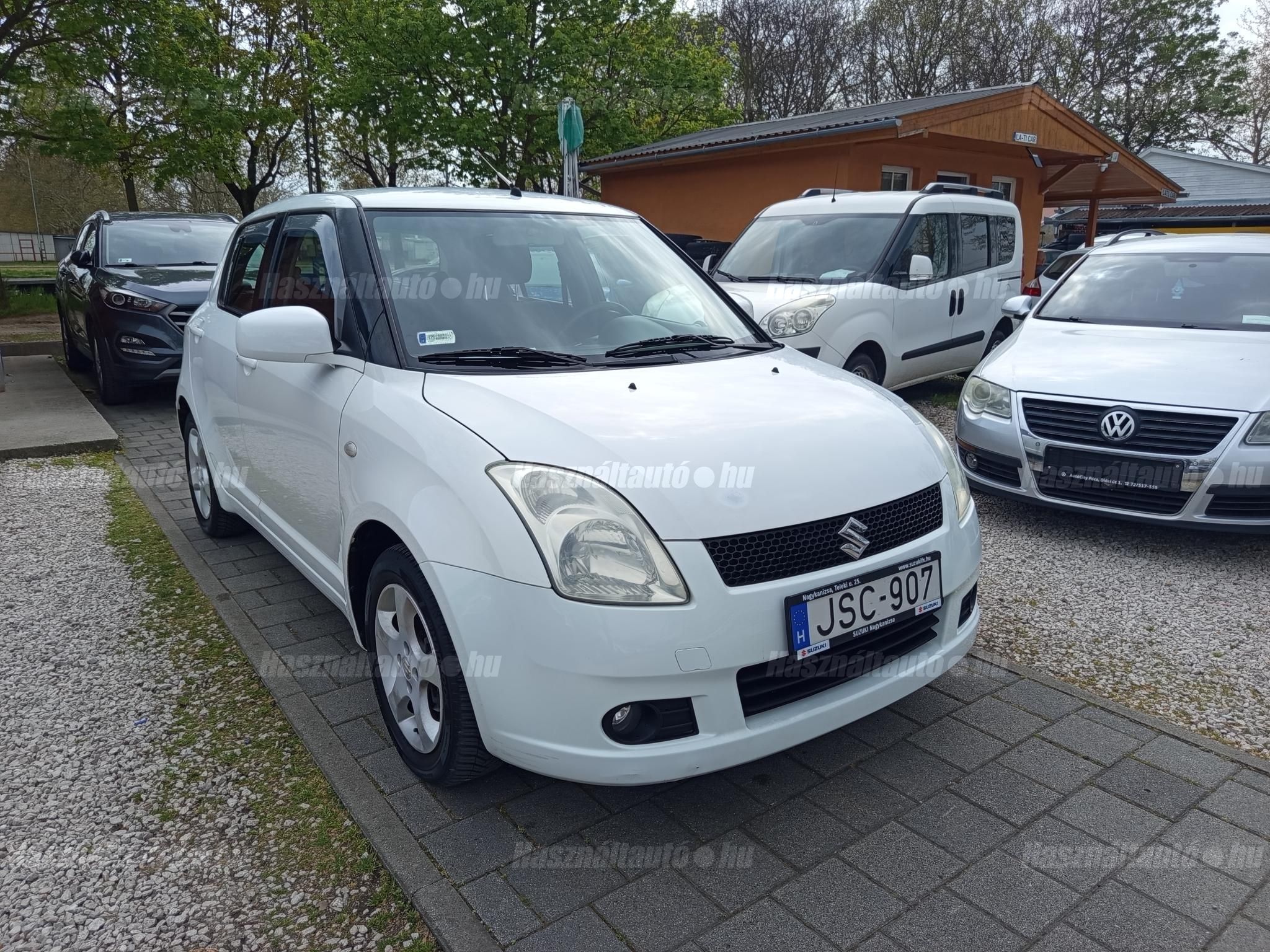 SUZUKI SWIFT 2005/5 - 1