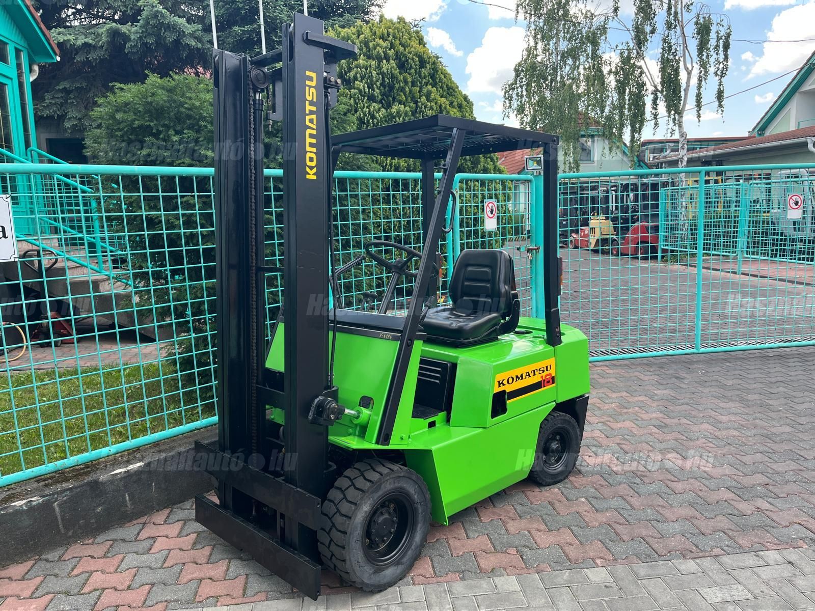 KOMATSU 2001 - 1