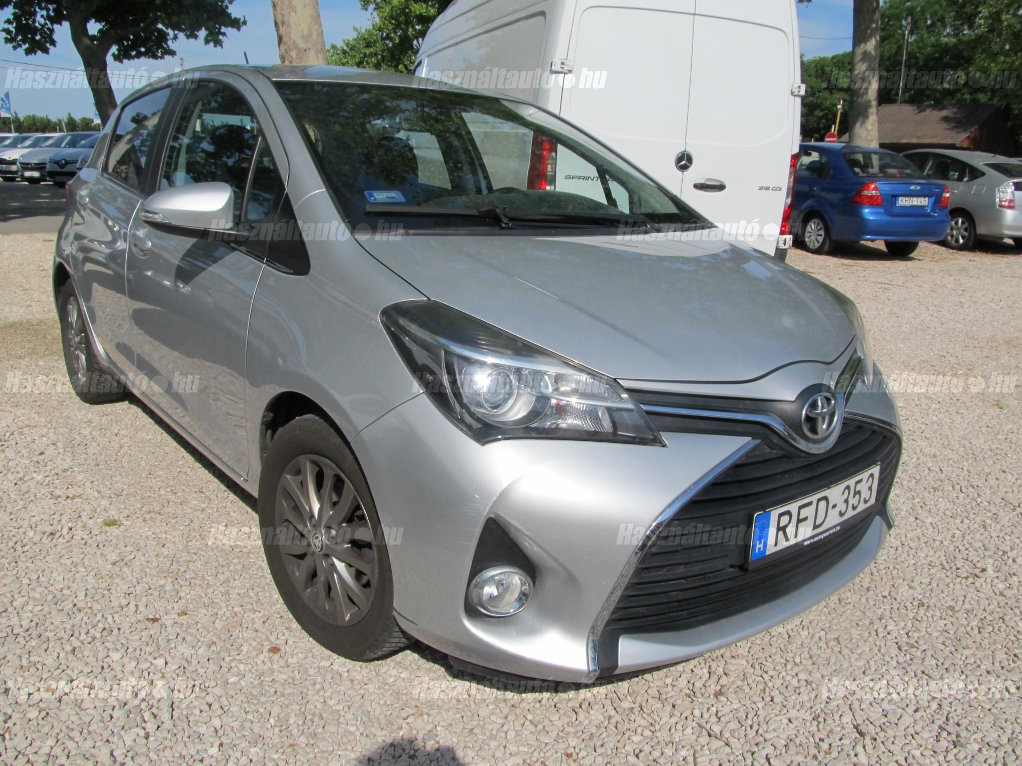 TOYOTA YARIS 2016/11 - 1