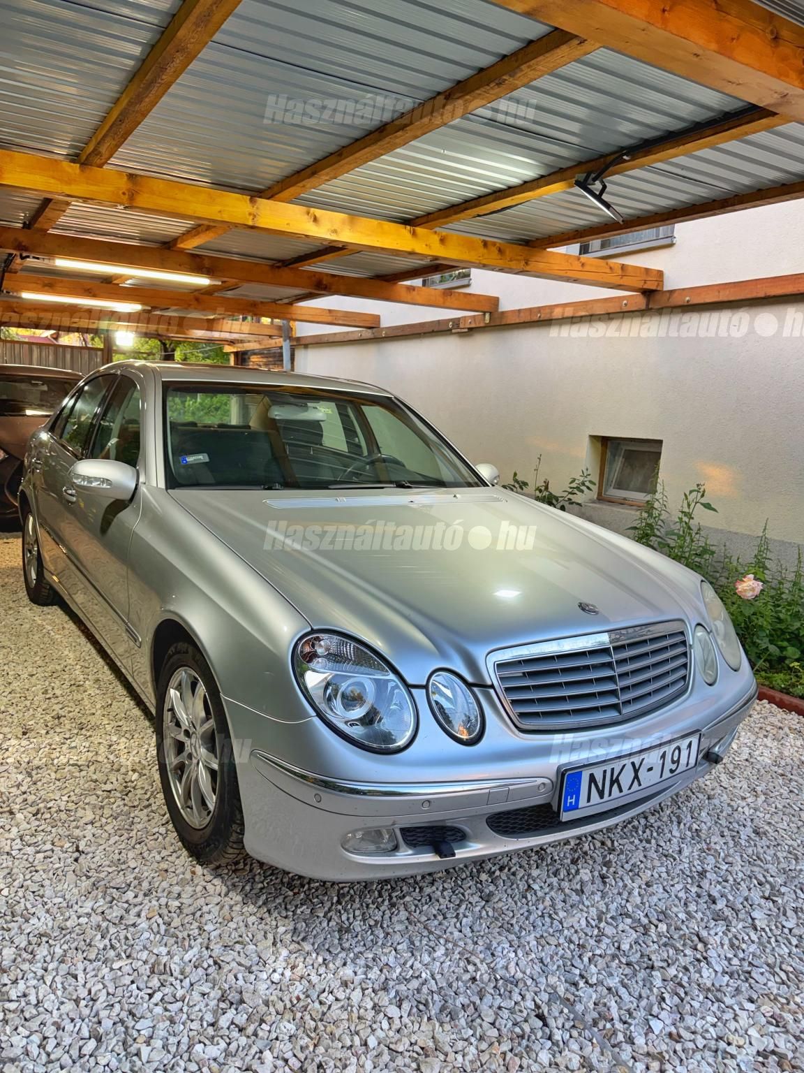MERCEDES-BENZ E 220 2002/6 - 1