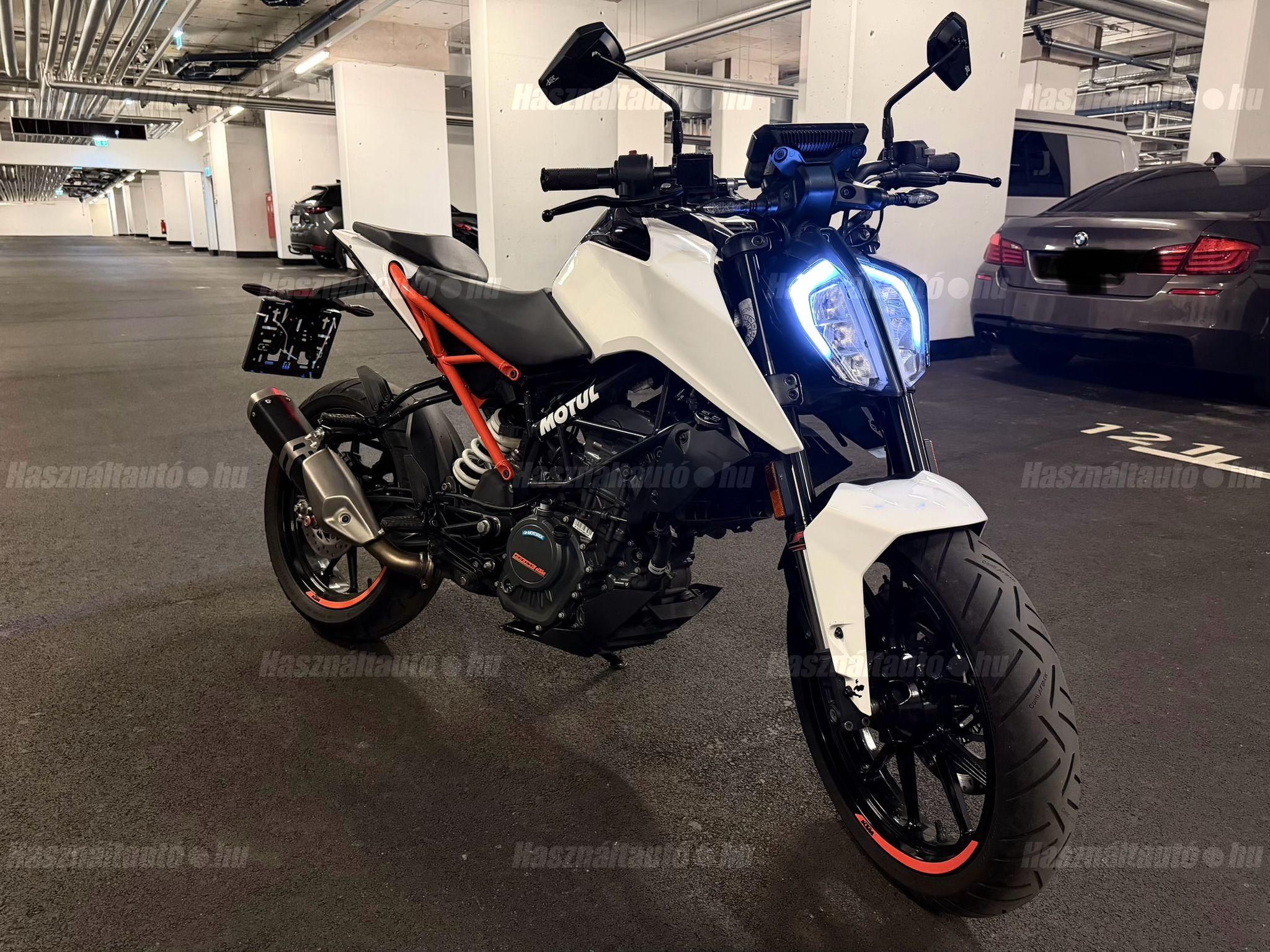 KTM 125 DUKE 2018/9 - 1