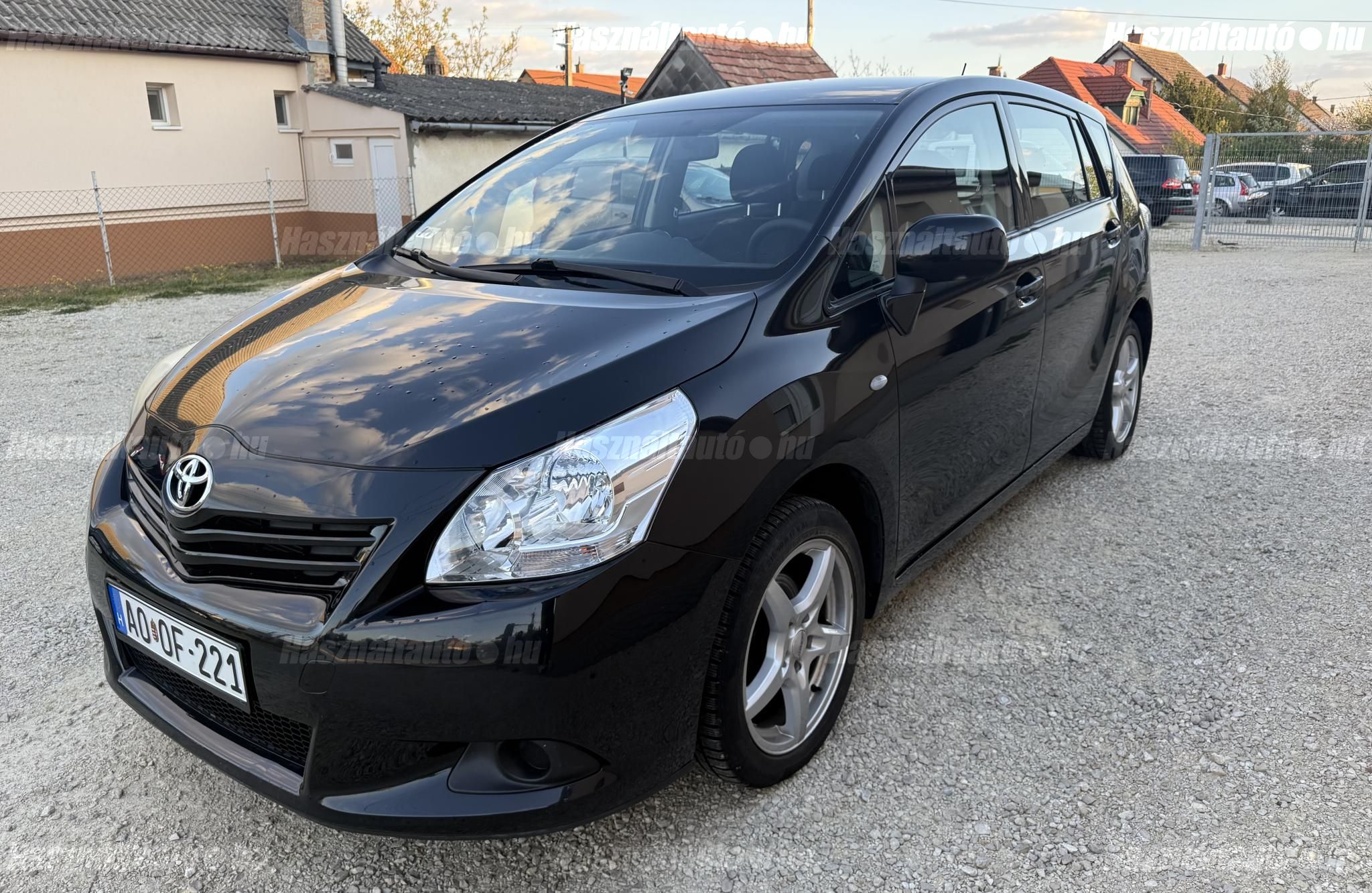 TOYOTA VERSO 2013/5 - 1