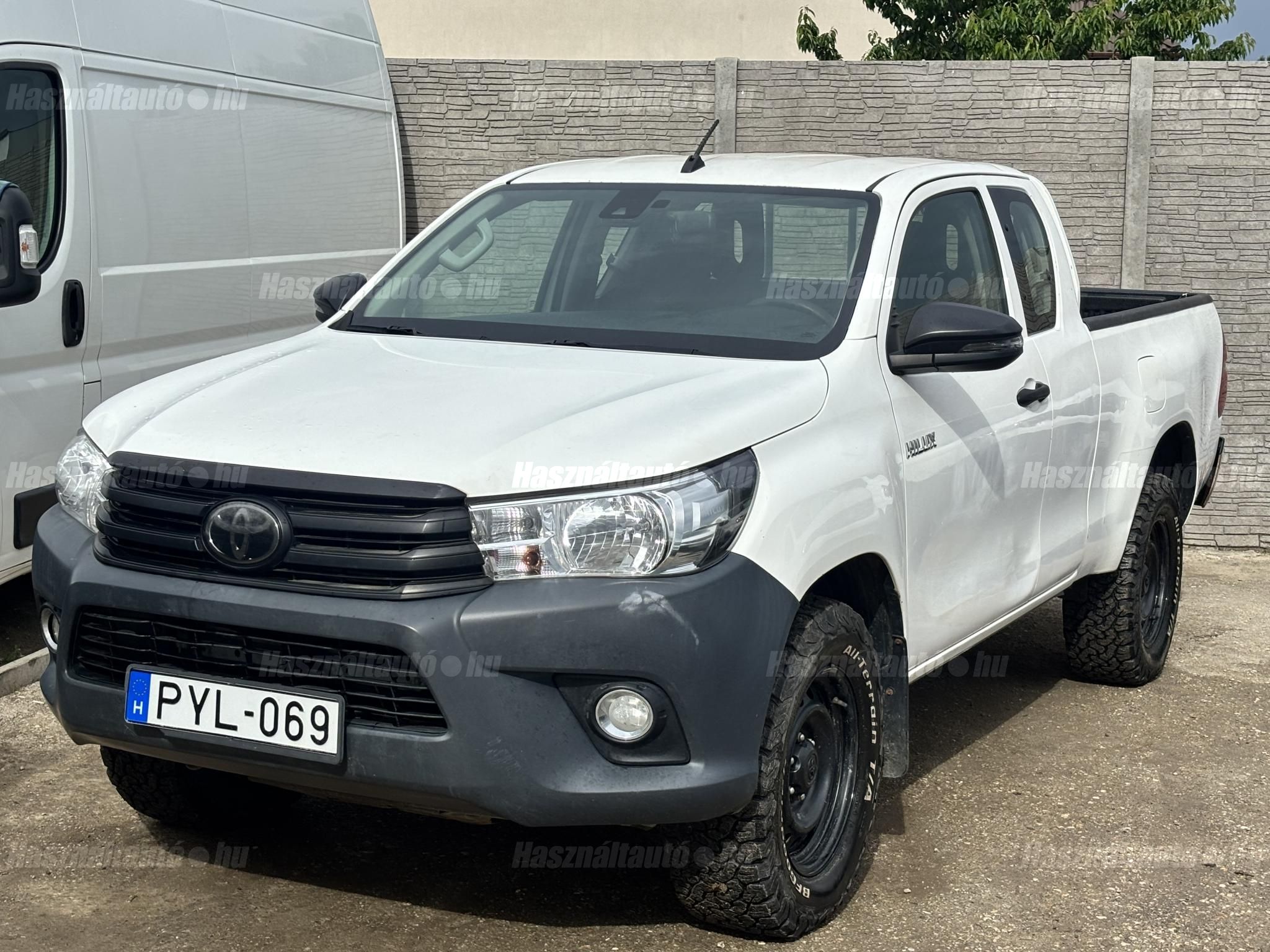TOYOTA HILUX 2018 - 1
