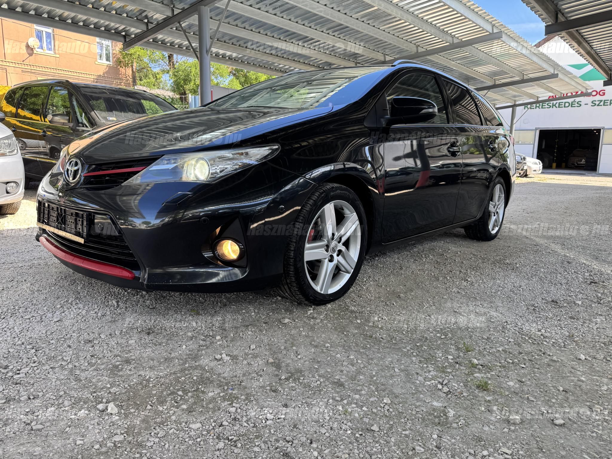 TOYOTA AURIS 2014/6 - 1