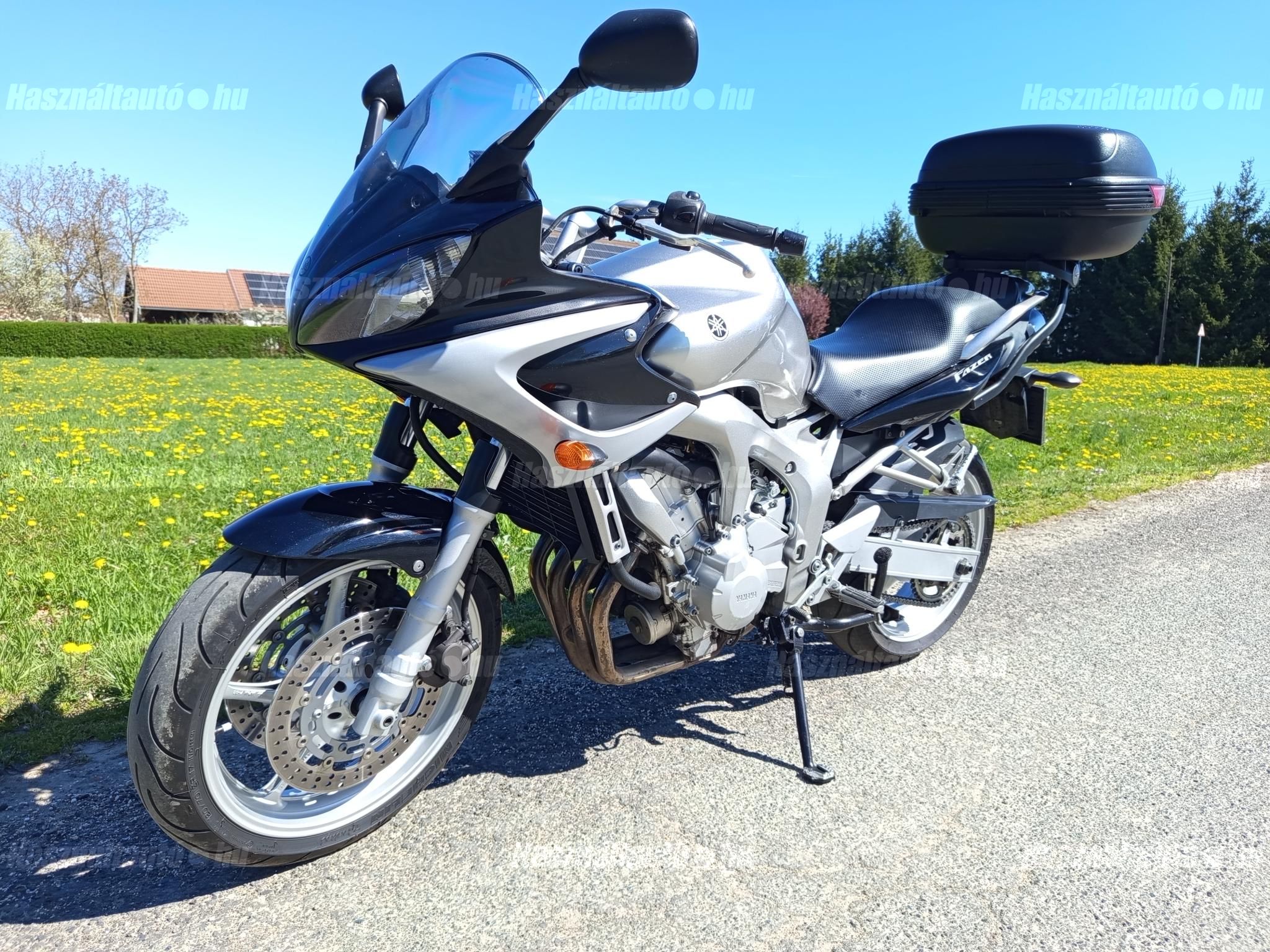 YAMAHA FZ6-S (FAZER) 2004/10 - 1