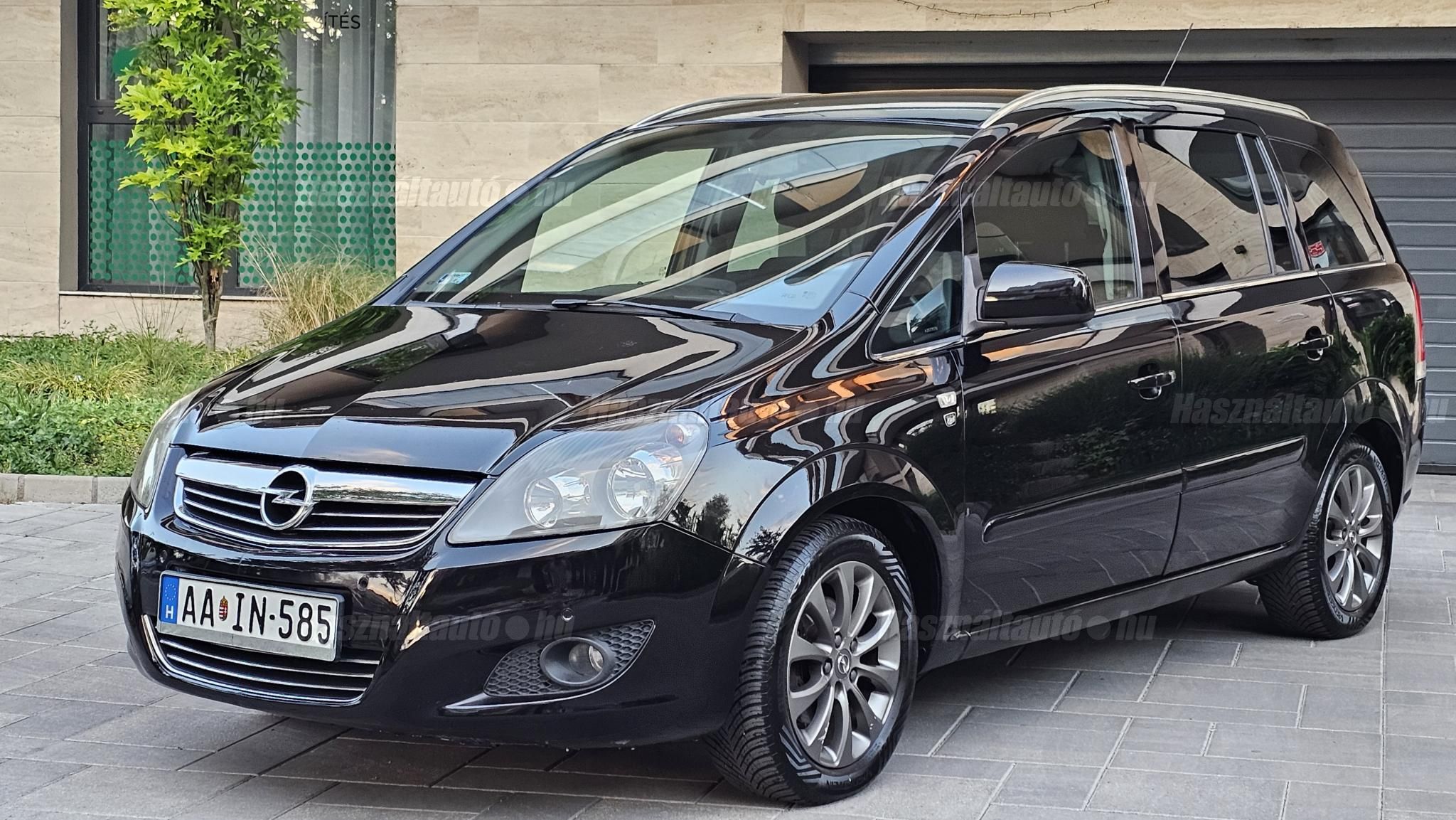 OPEL ZAFIRA B 2010/4 - 1