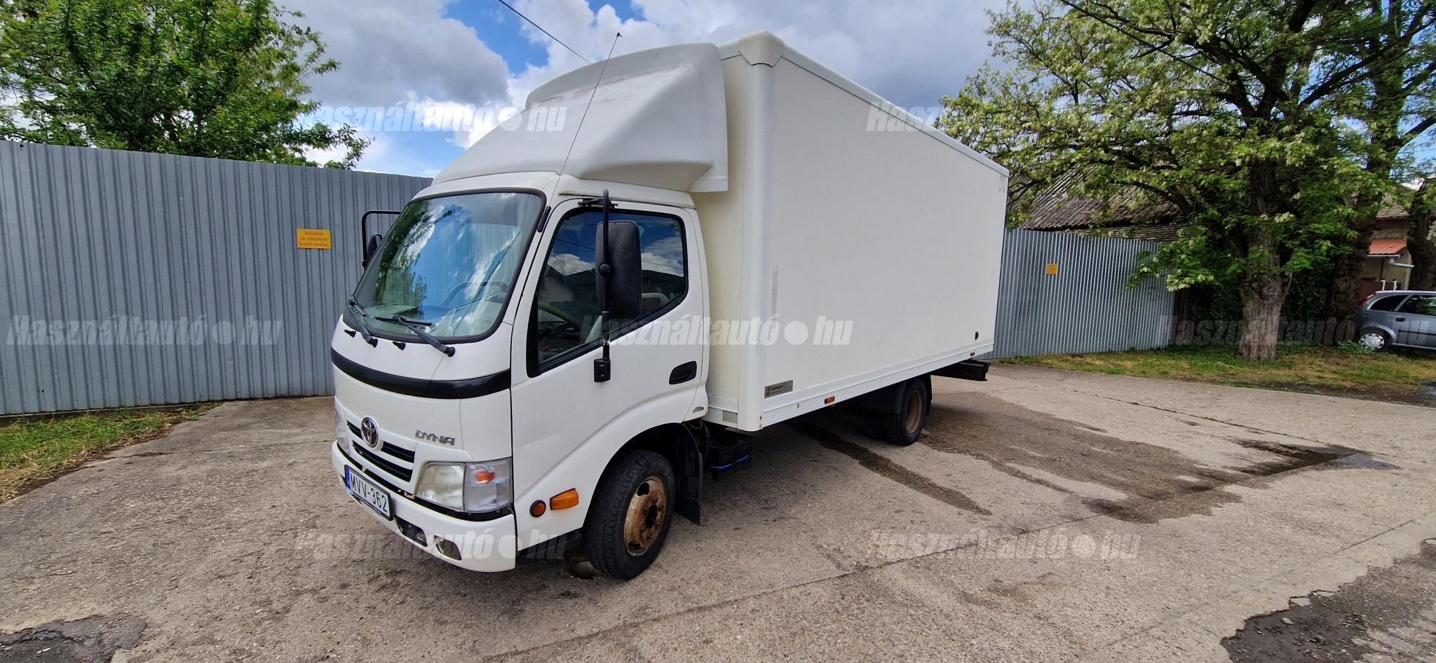 TOYOTA DYNA 2014/8 - 1