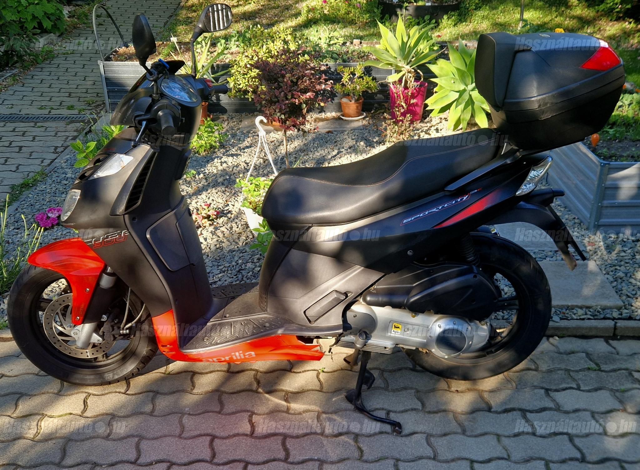 APRILIA SPORT CITY CUBE 300 2010/4 - 1