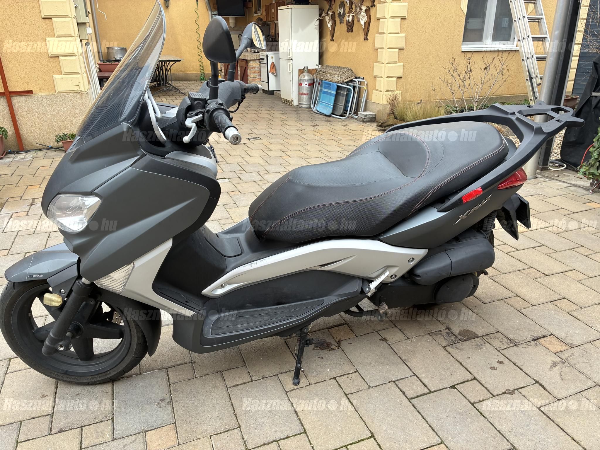 YAMAHA X-MAX 250 2013/6 - 1