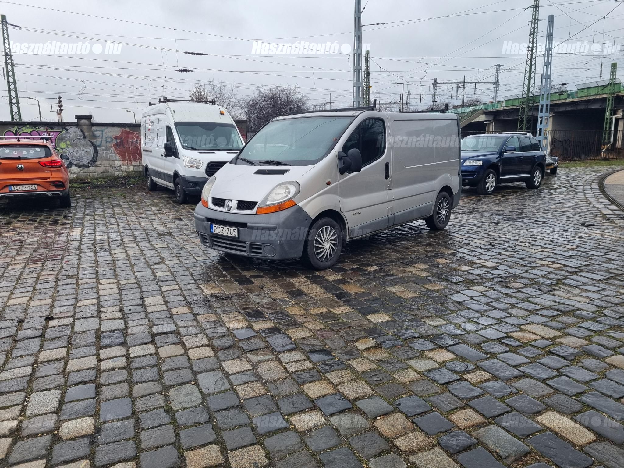 RENAULT TRAFIC 2004/3 - 1