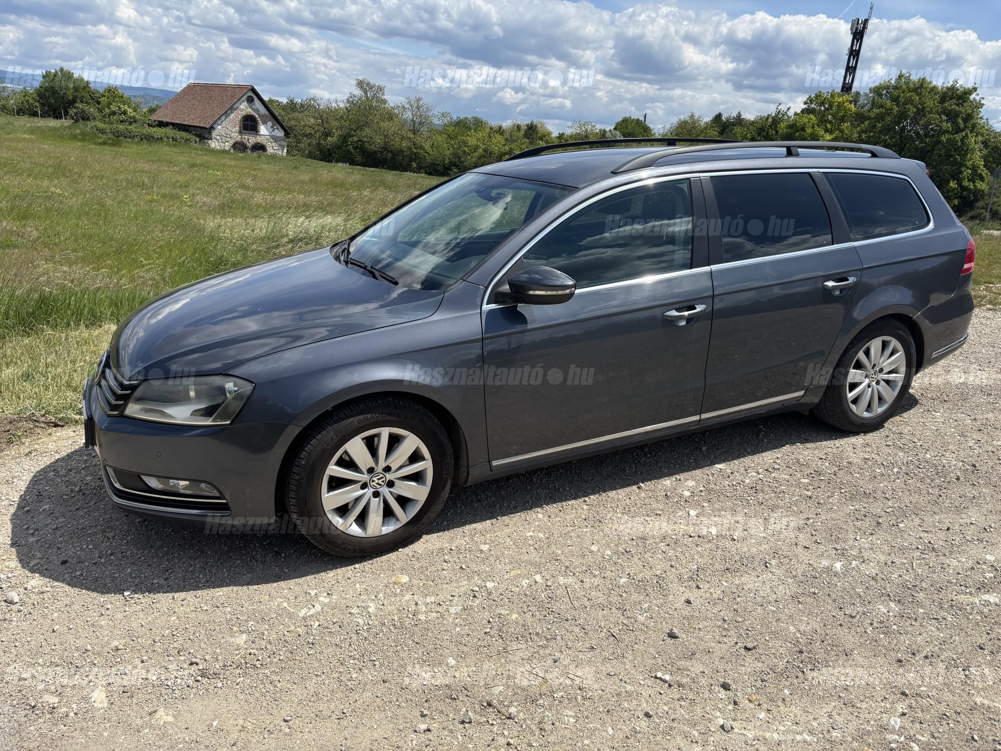 VOLKSWAGEN PASSAT 2011/8 - 1