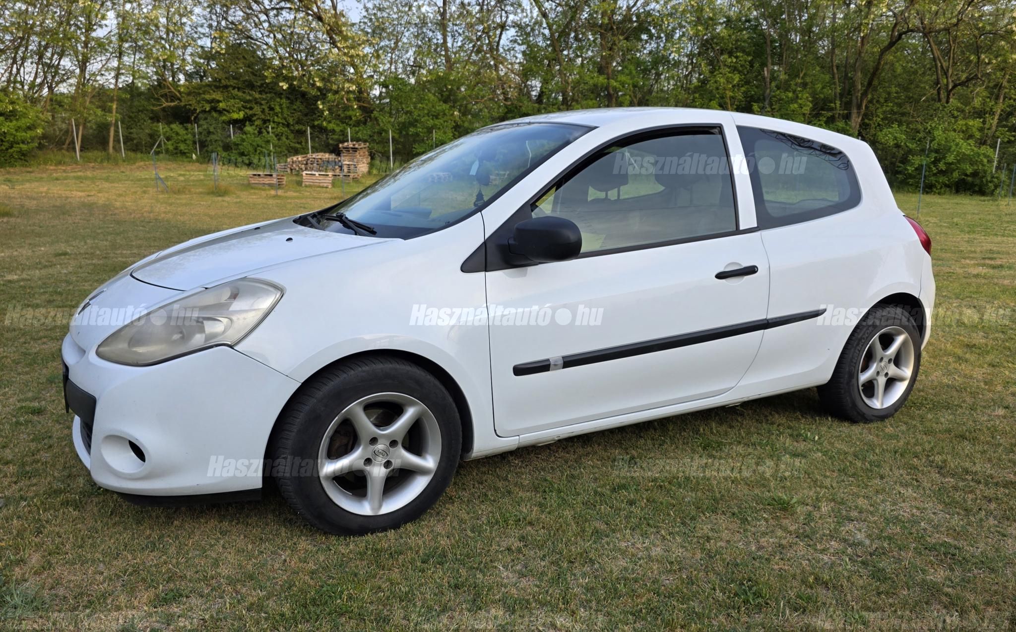 RENAULT CLIO 2009/9 - 1
