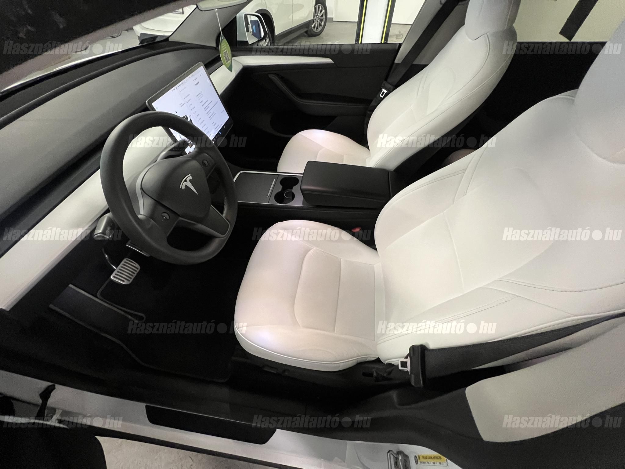 TESLA MODEL Y 2022/9 - 1