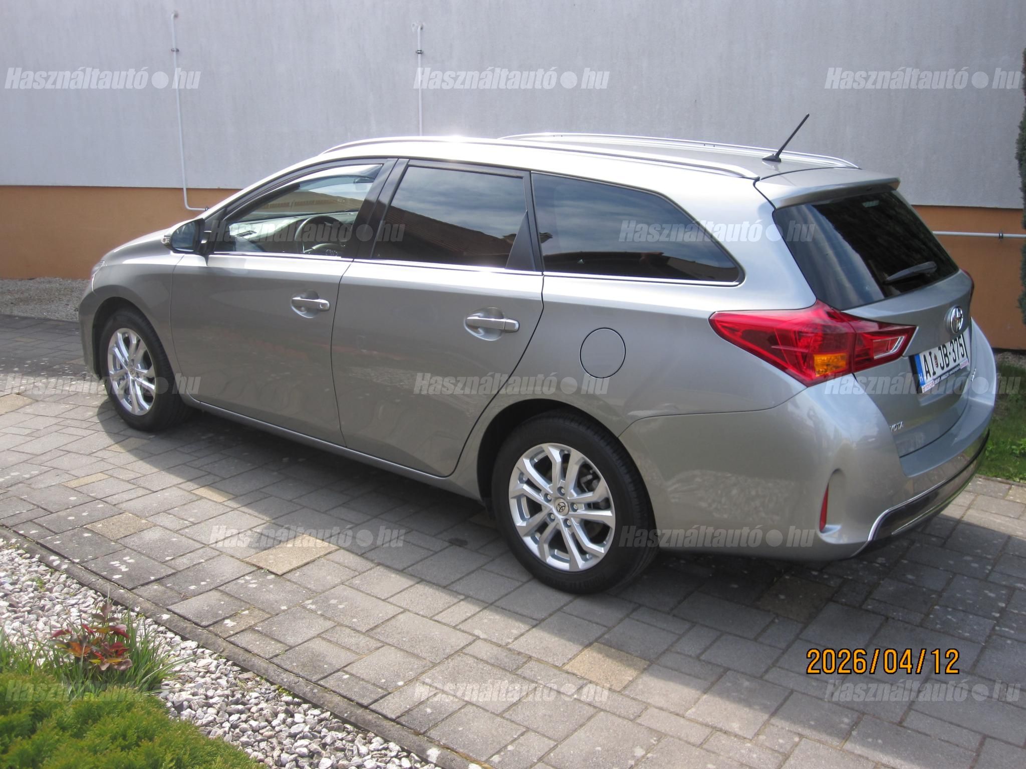 TOYOTA AURIS 2014/4 - 1