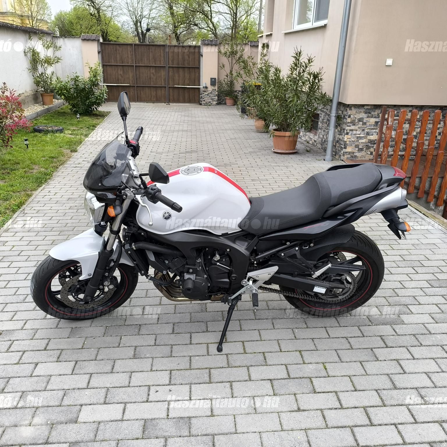 YAMAHA FZ6-N 2009/4 - 1