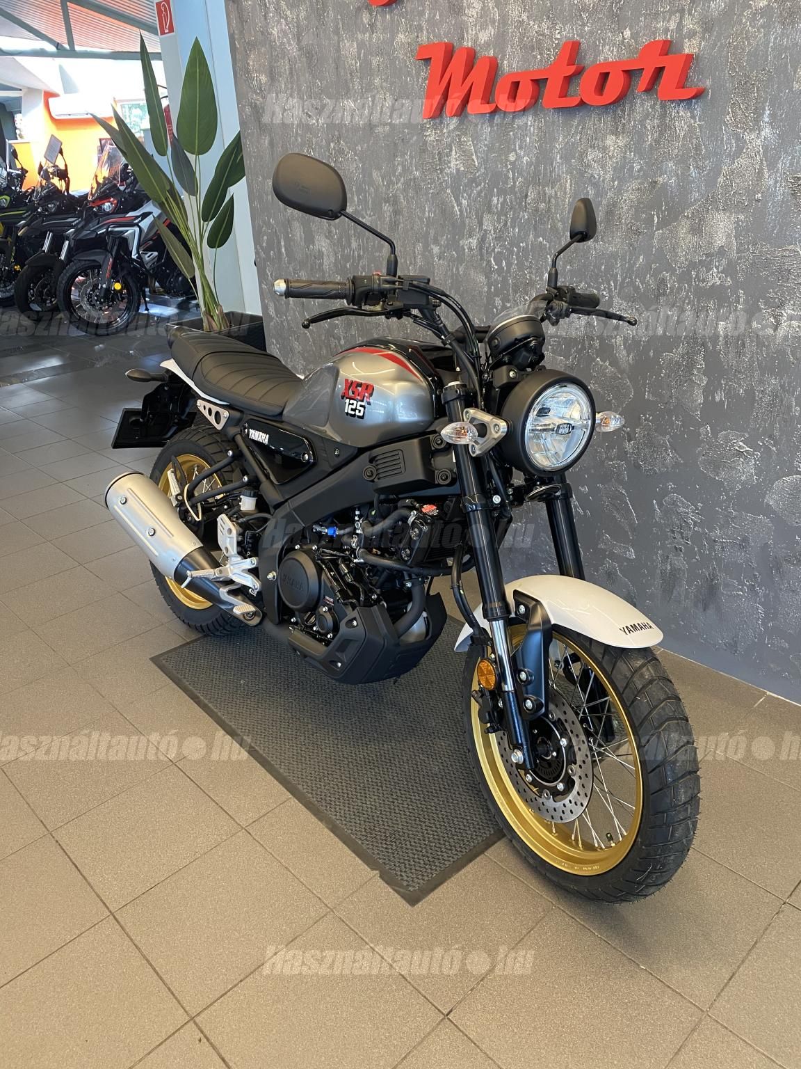 YAMAHA XSR 2025 - 1