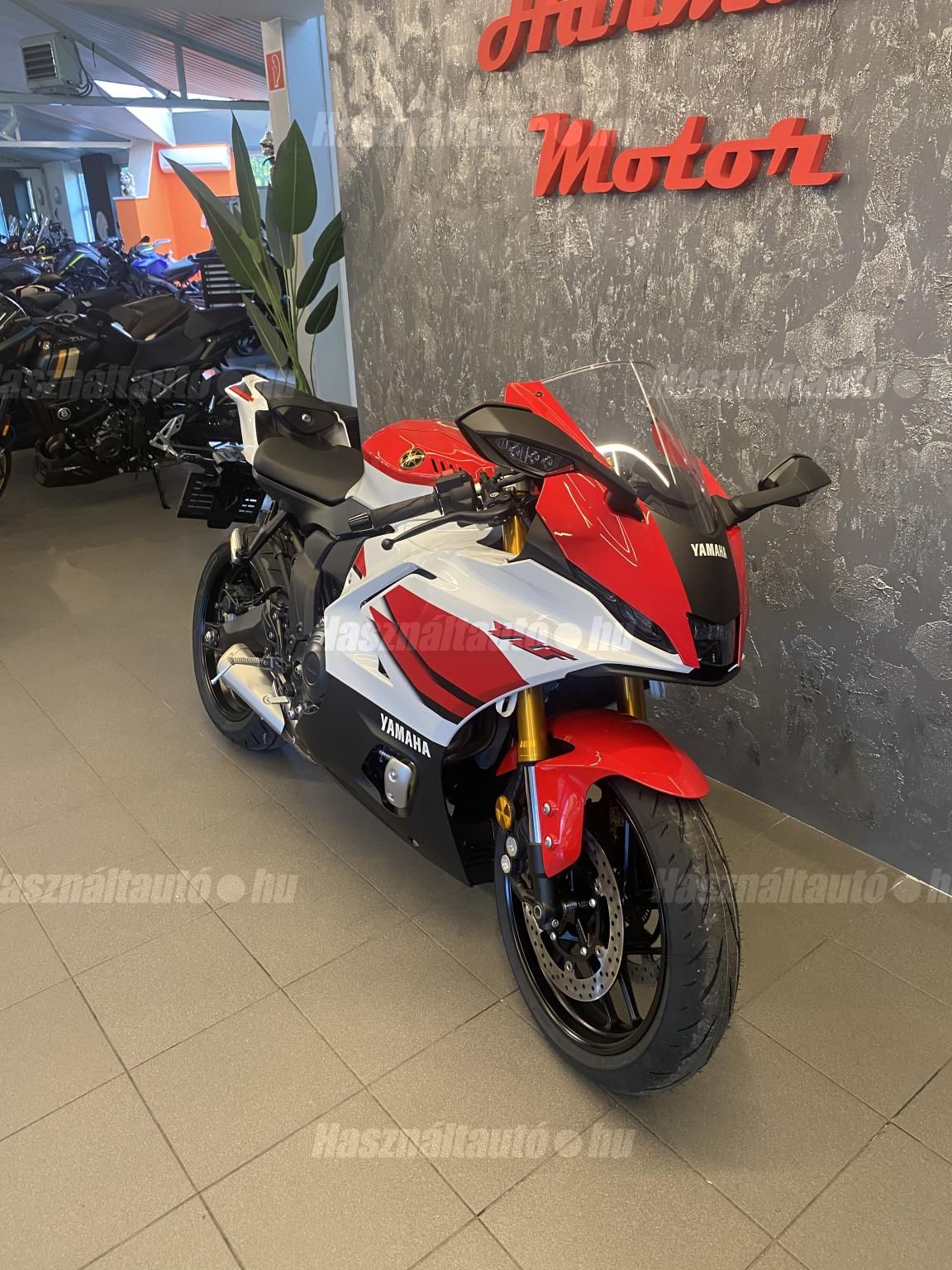 YAMAHA YZF R7 2026 - 1