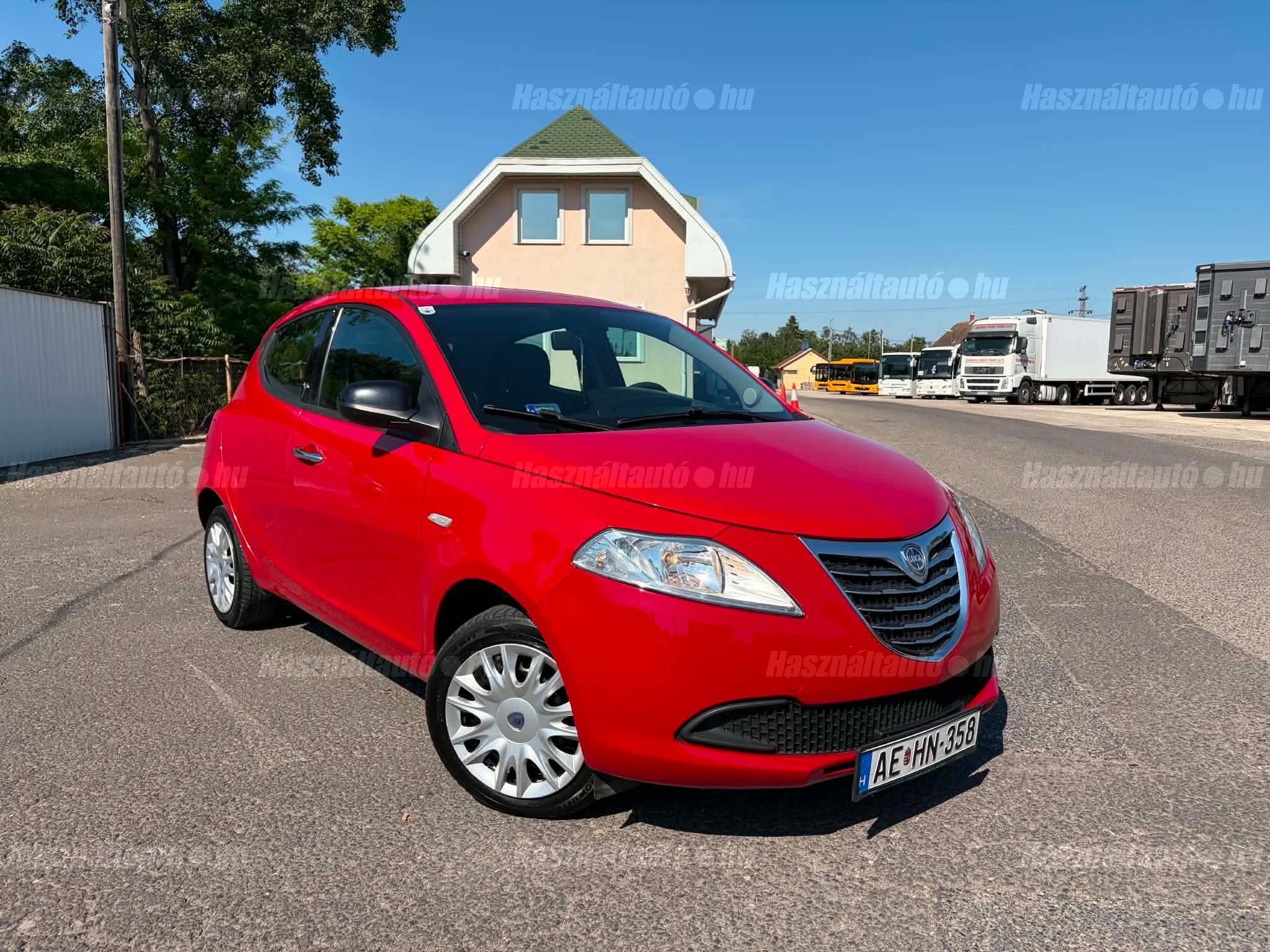 LANCIA YPSILON 2013/8 - 1