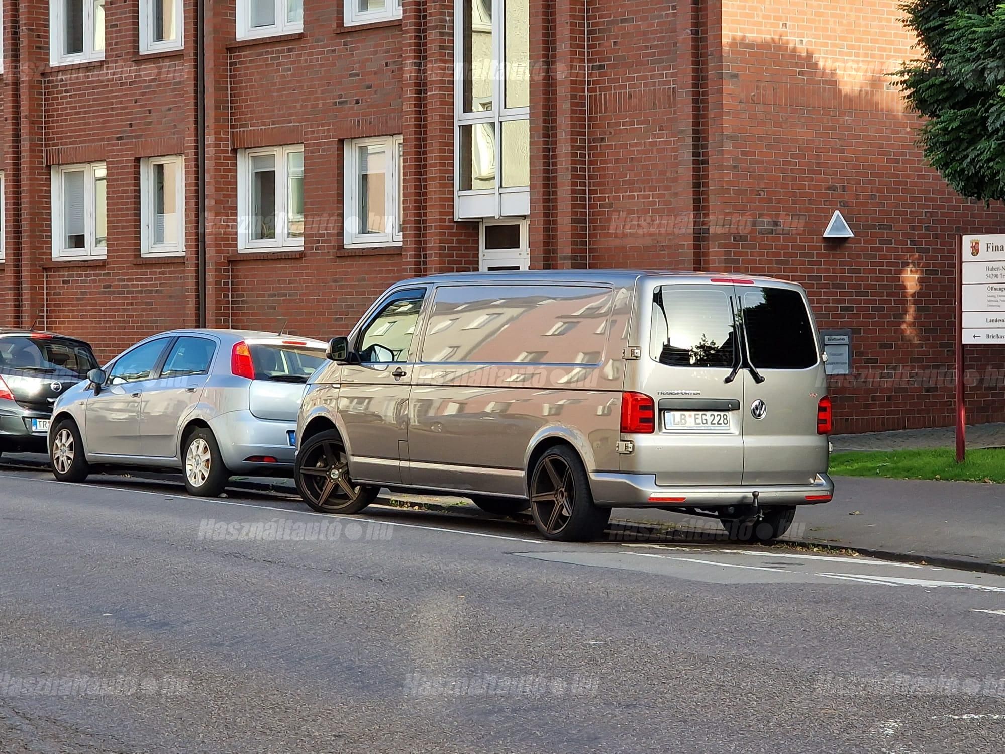 VOLKSWAGEN TRANSPORTER T6 2016/7 - 1
