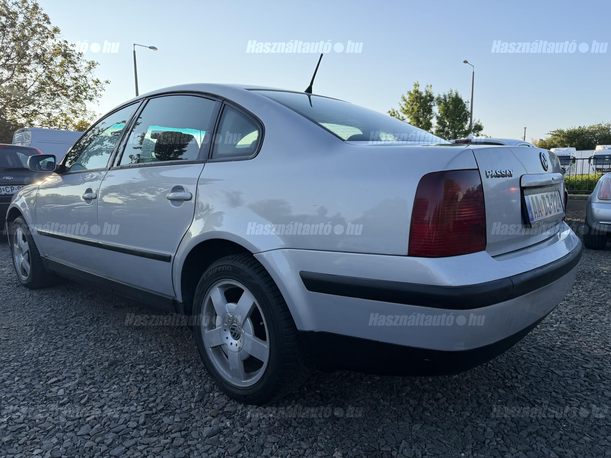 VOLKSWAGEN PASSAT V 1999/8 - 1