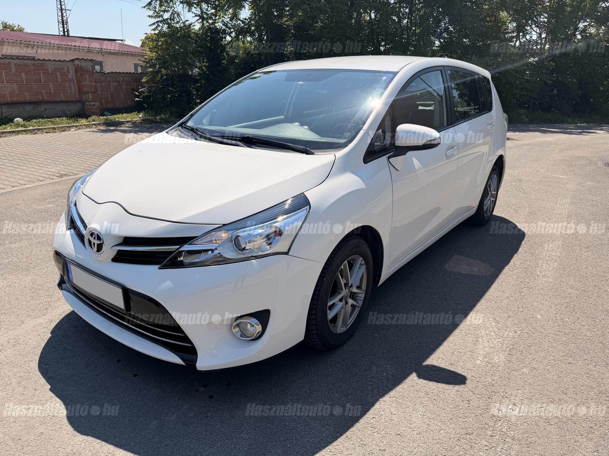 TOYOTA VERSO 2015/4 - 1