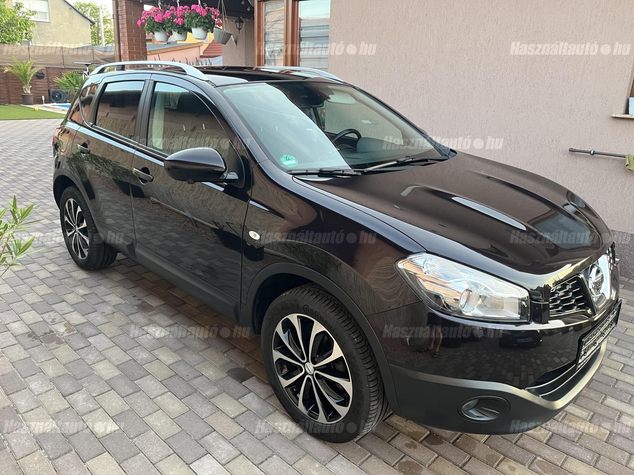 NISSAN QASHQAI 2012/8 - 1