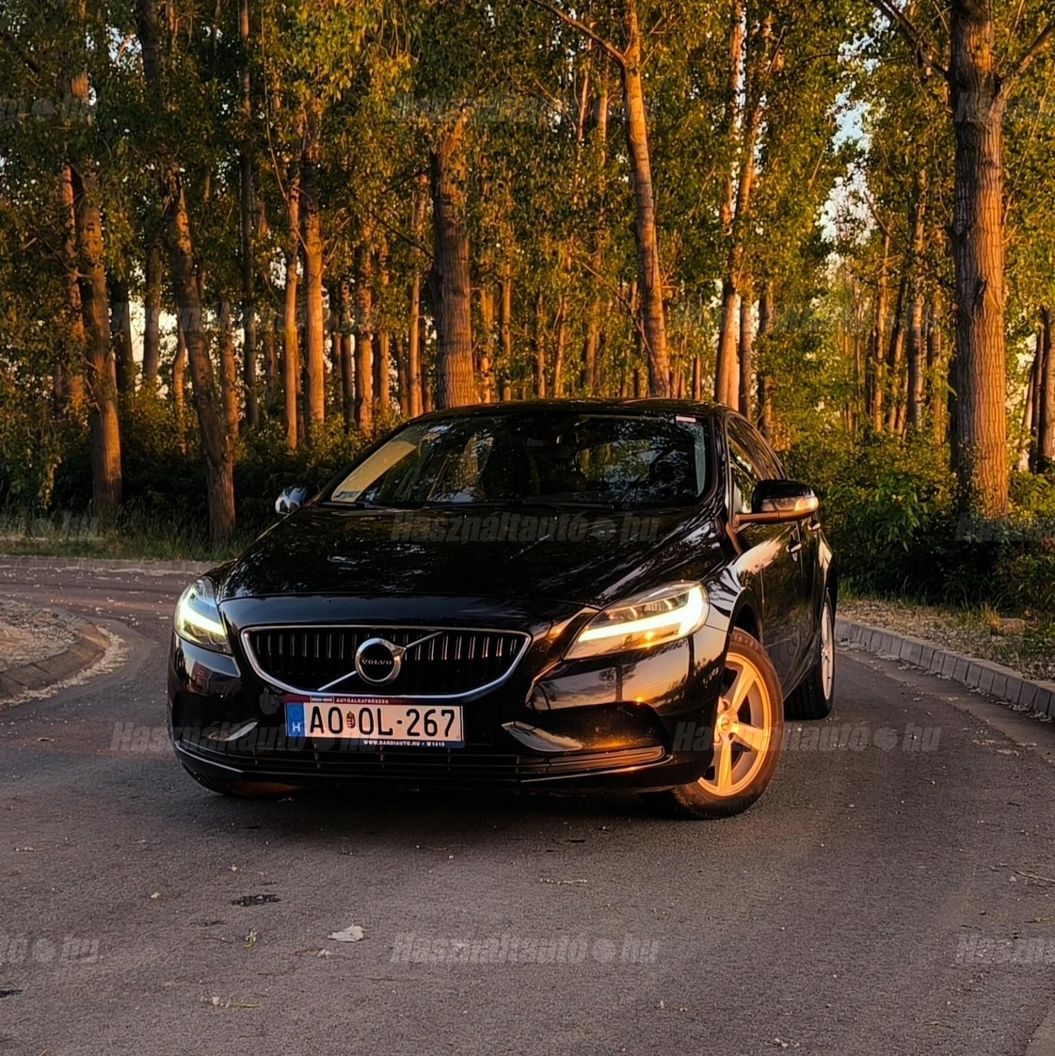 VOLVO V40 2017/9 - 1