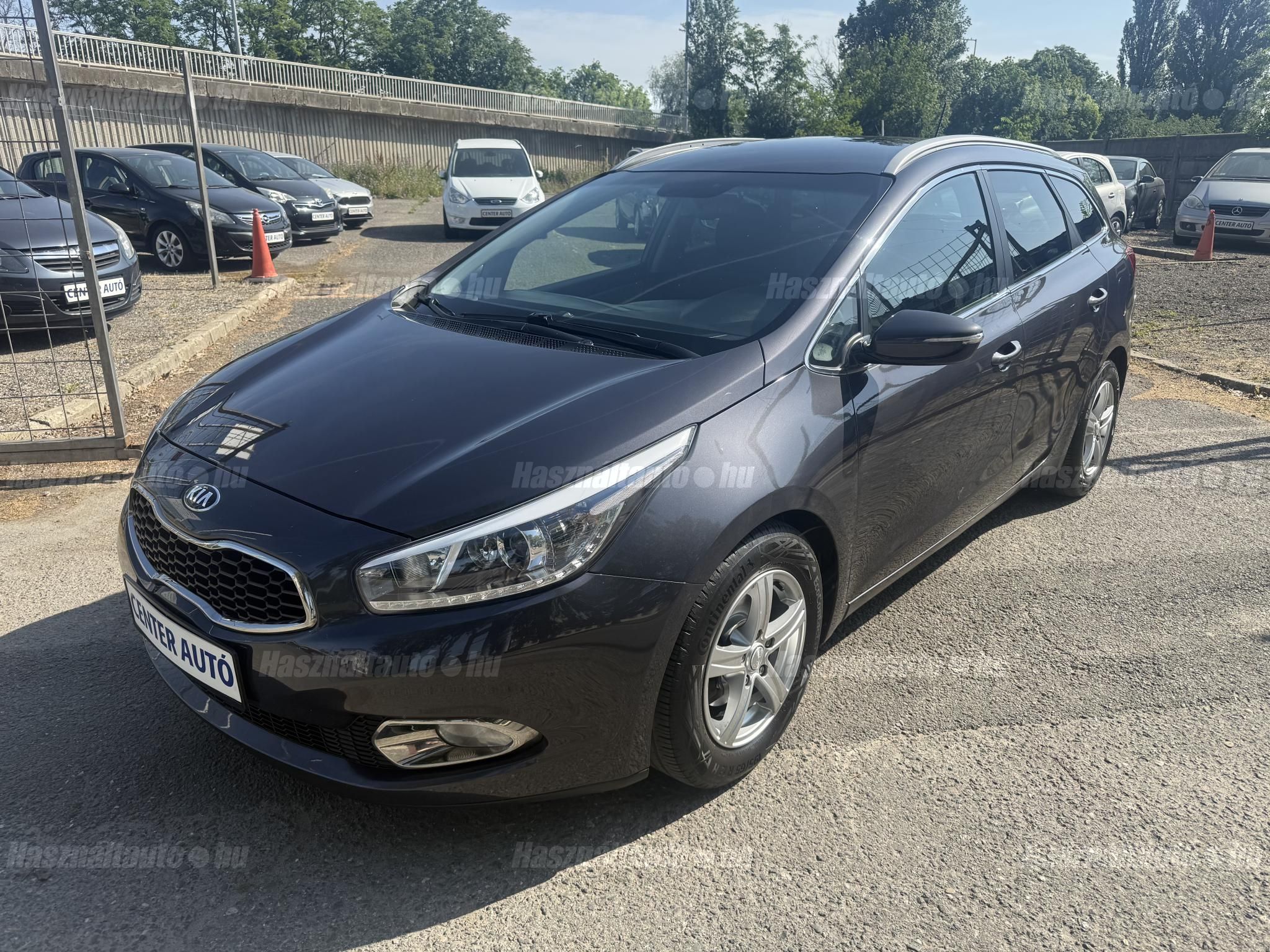 KIA CEE'D 2014/6 - 1