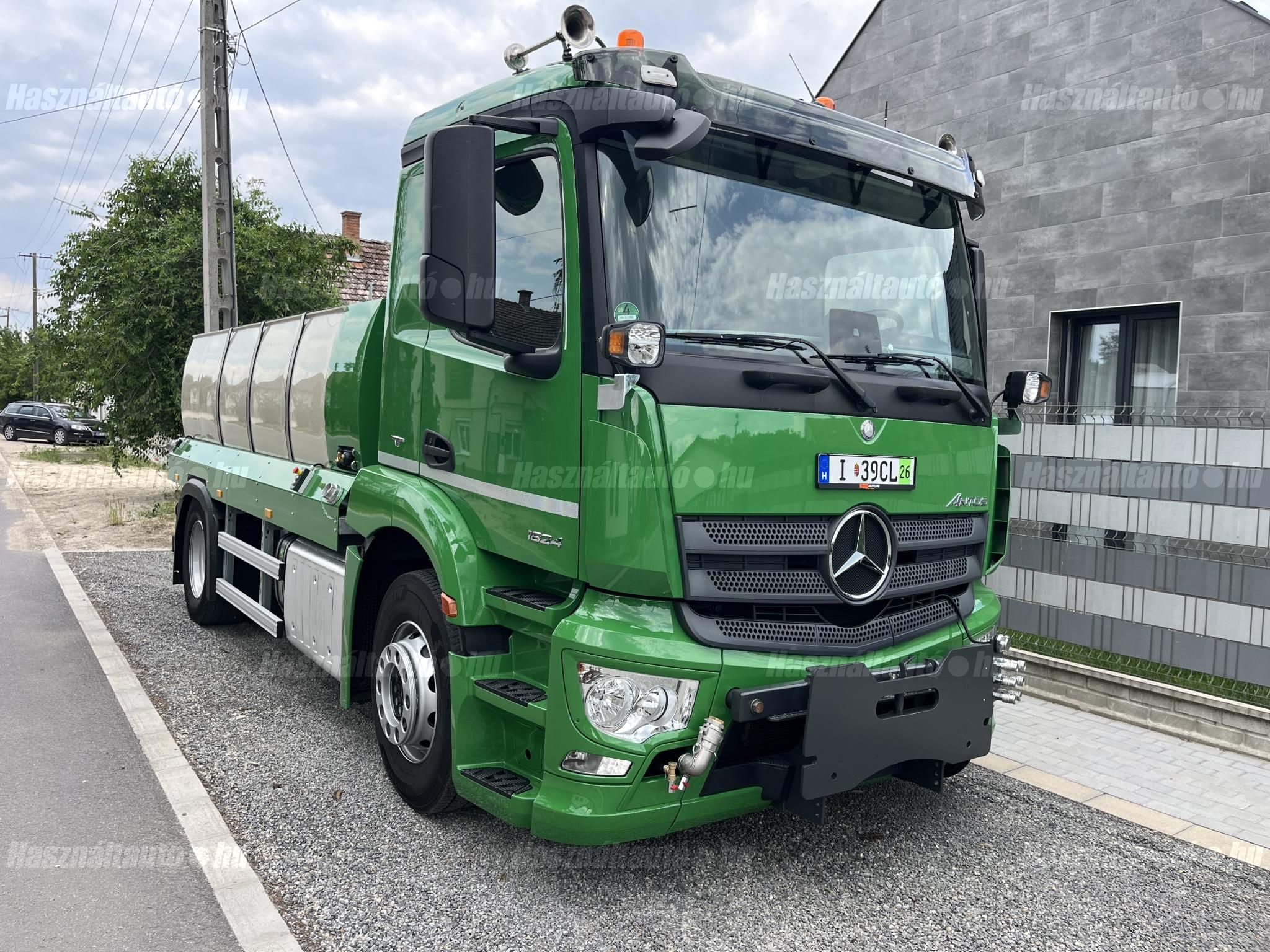MERCEDES-BENZ 2016 - 1