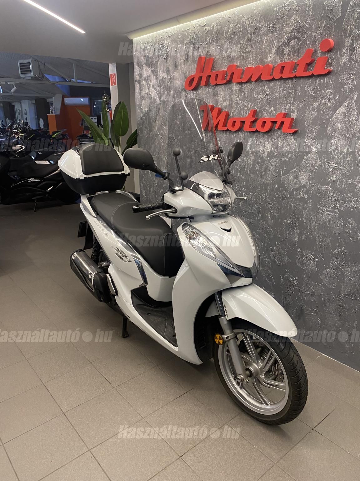 HONDA SH 300 2017 - 1