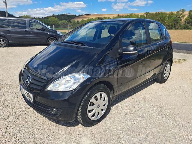 MERCEDES-BENZ A 180 2011/7 - 1