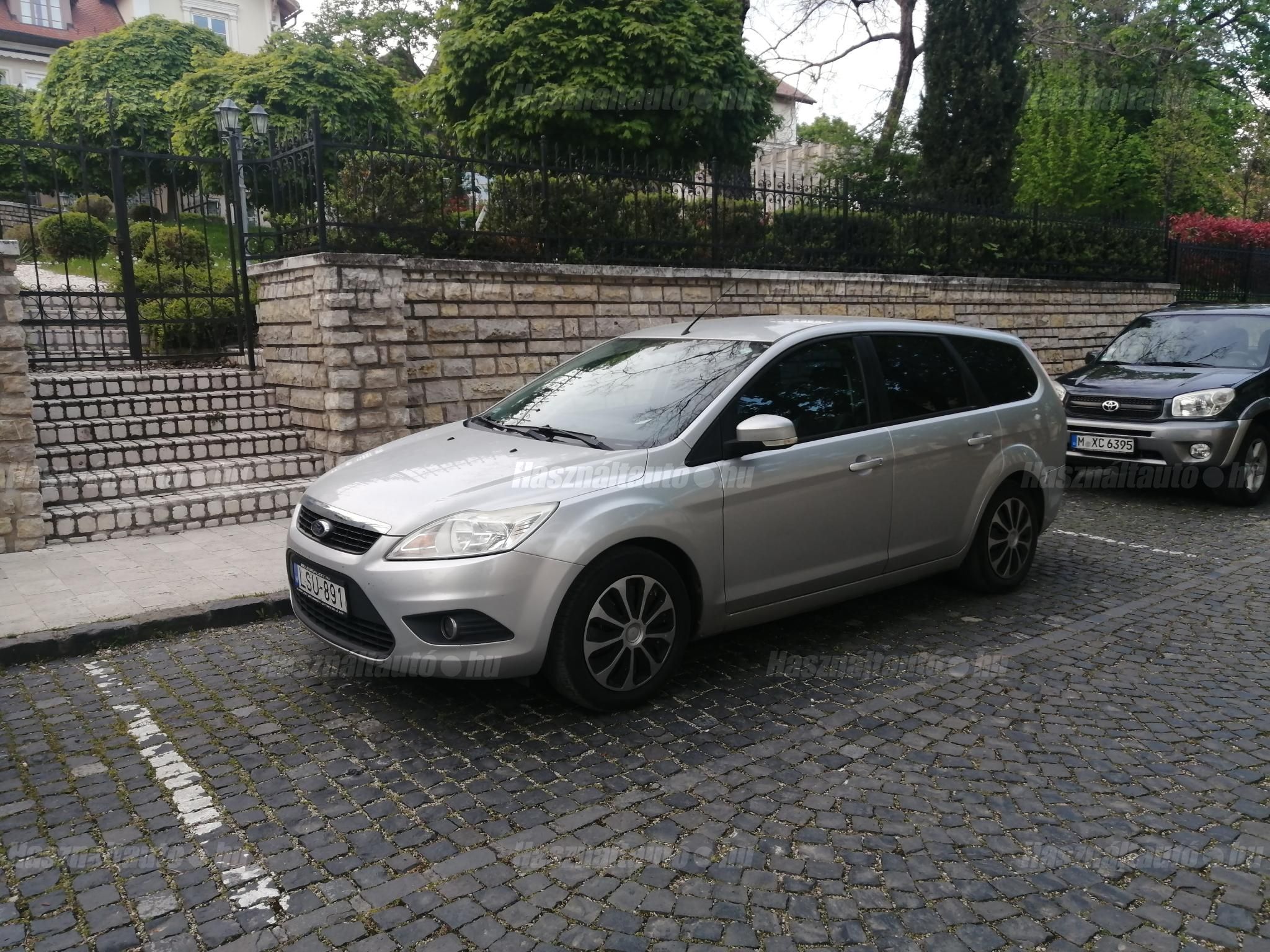FORD FOCUS 2010/10 - 1