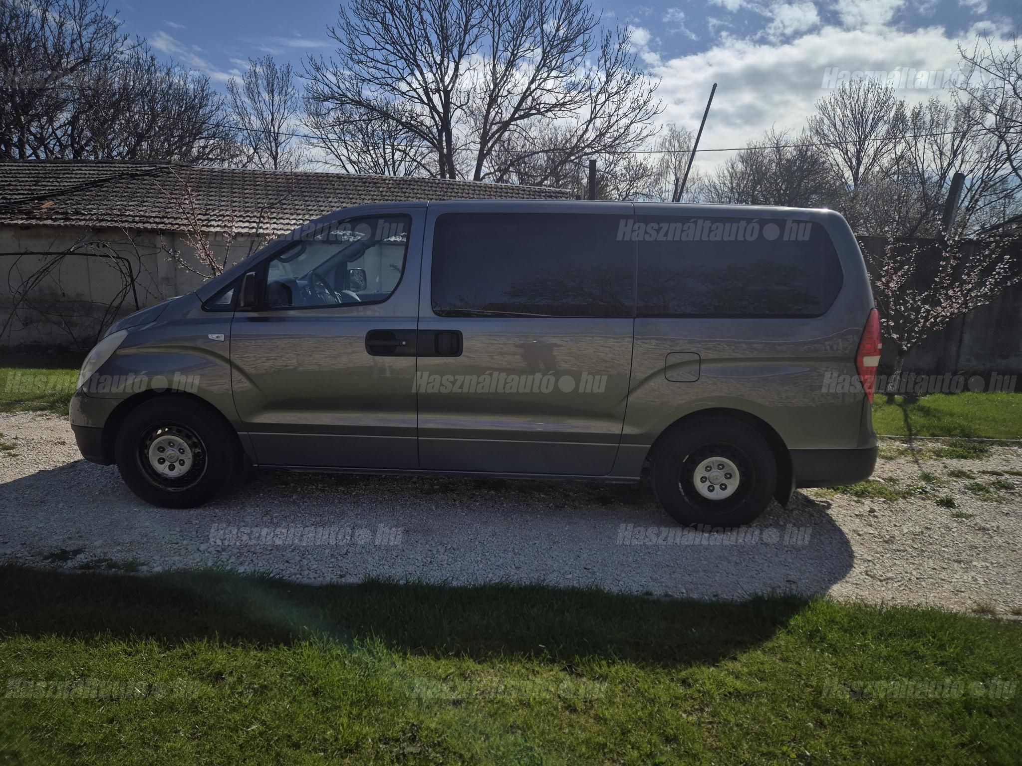HYUNDAI H-1 2009/8 - 1