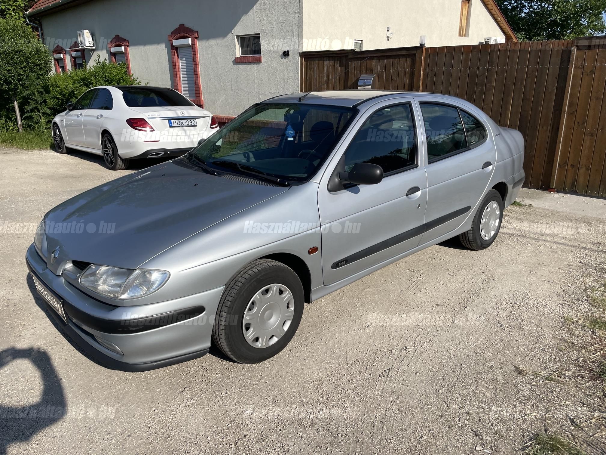 RENAULT MEGANE 1999/2 - 1