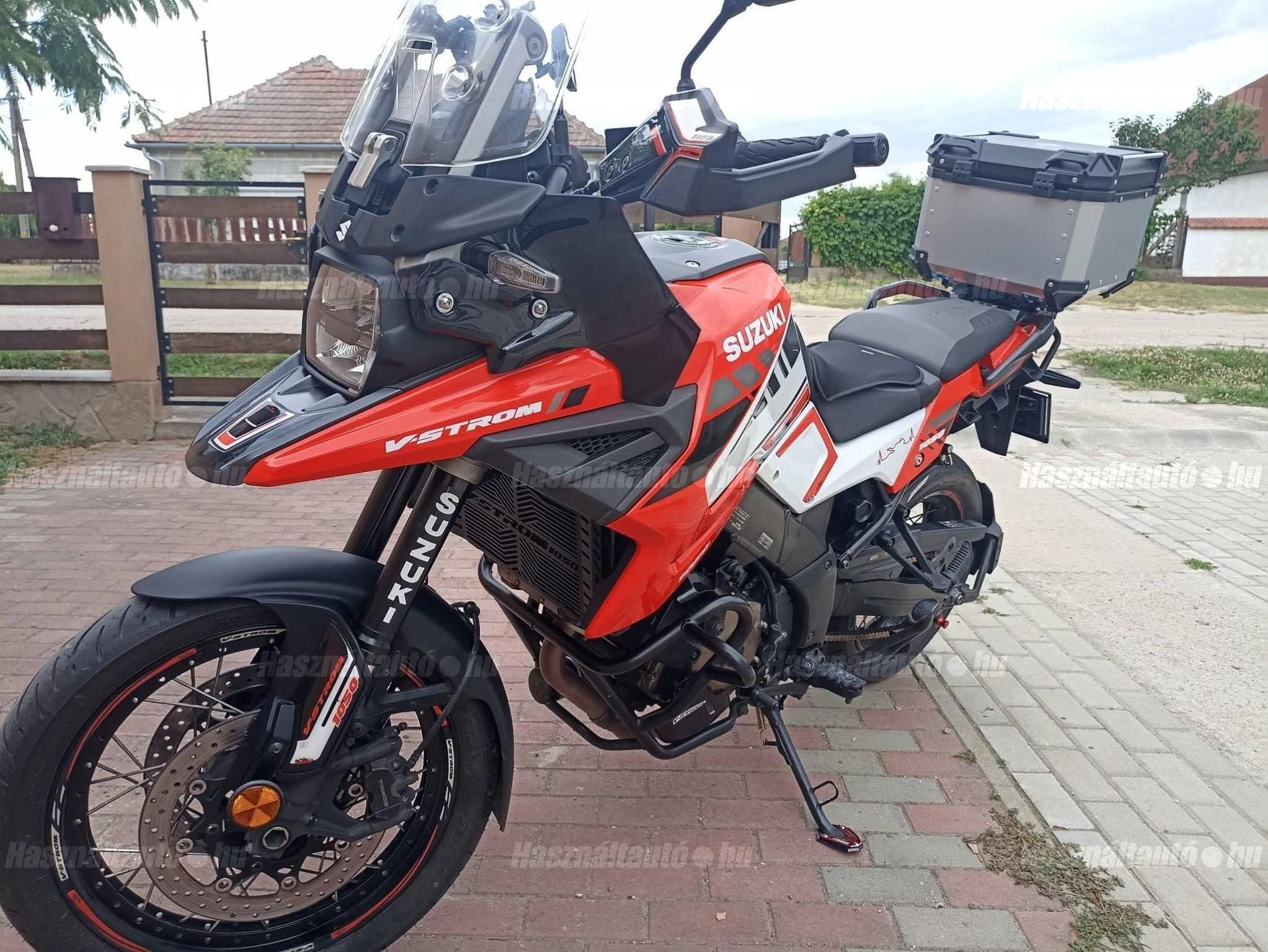 SUZUKI V-STROM 1050 XT ABS 2020/9 - 1