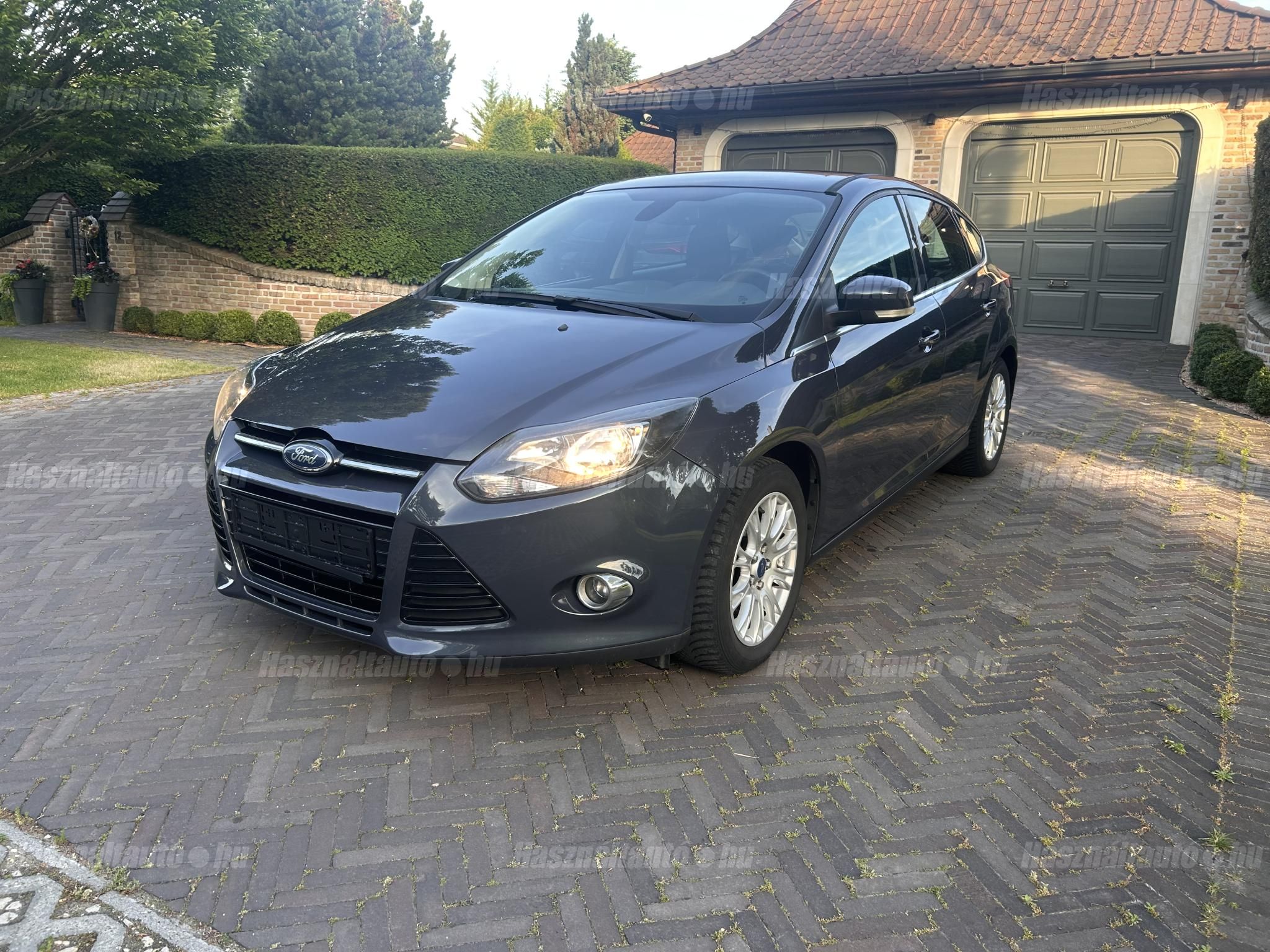 FORD FOCUS 2011/6 - 1