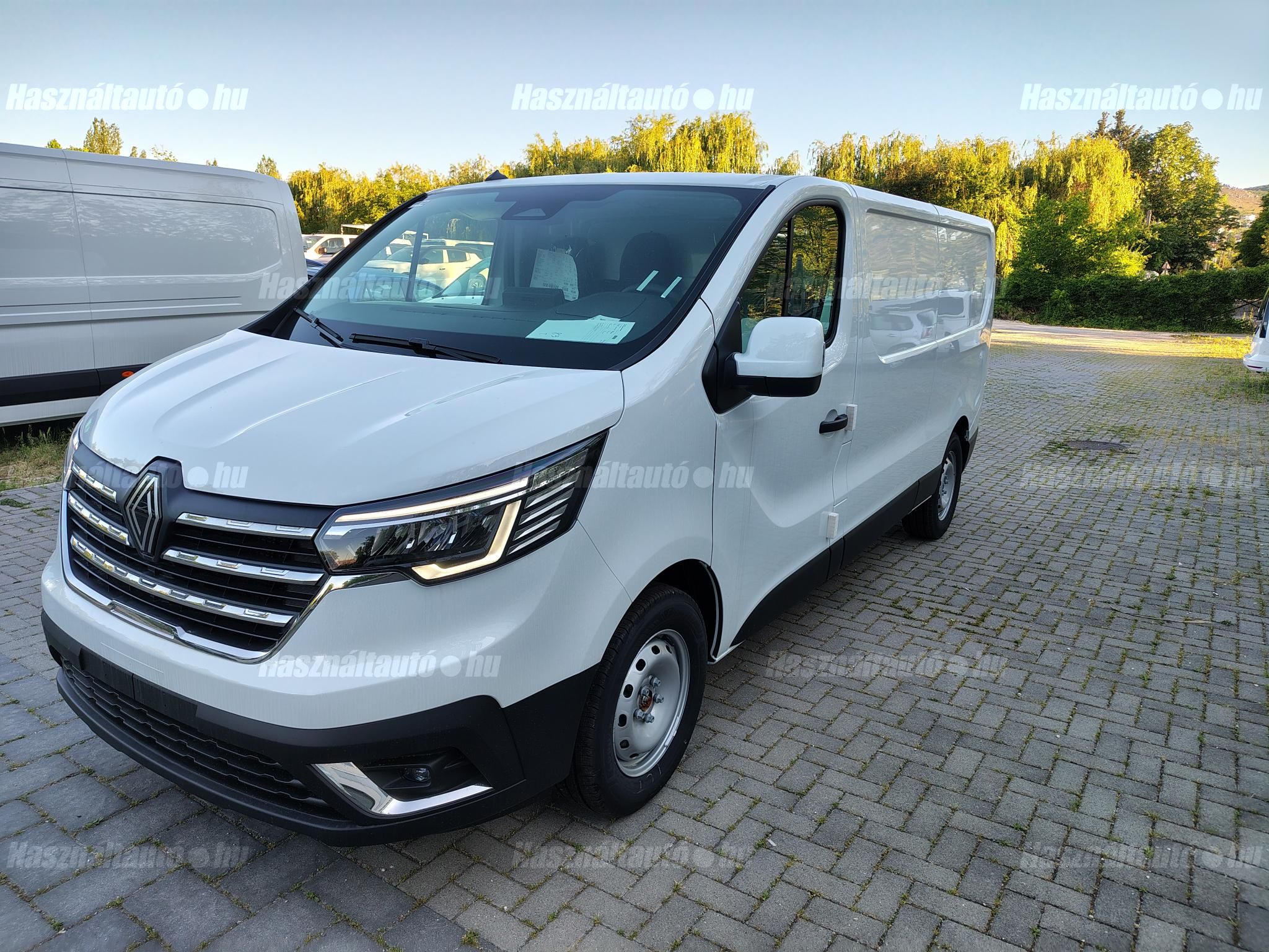 RENAULT TRAFIC 2026 - 1